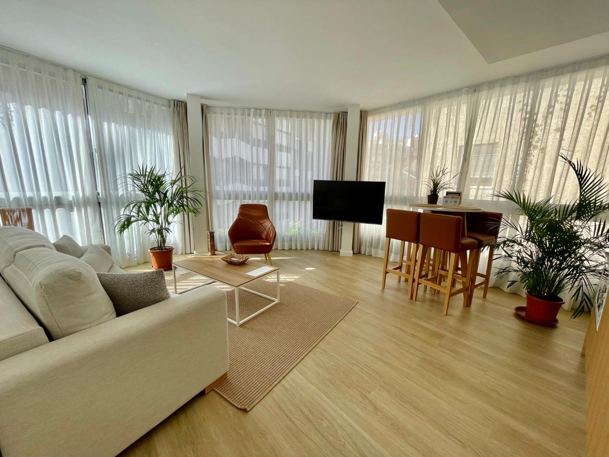 Executive Suite - Photo 5