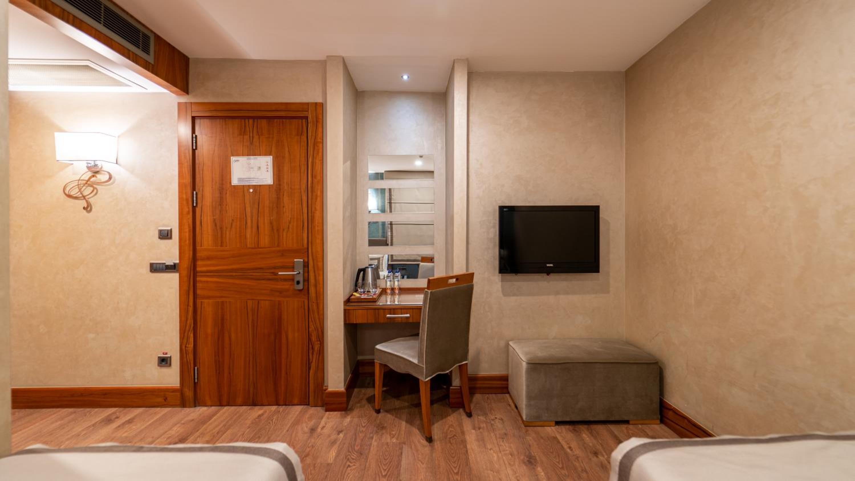 Standard Twin Room photo 3