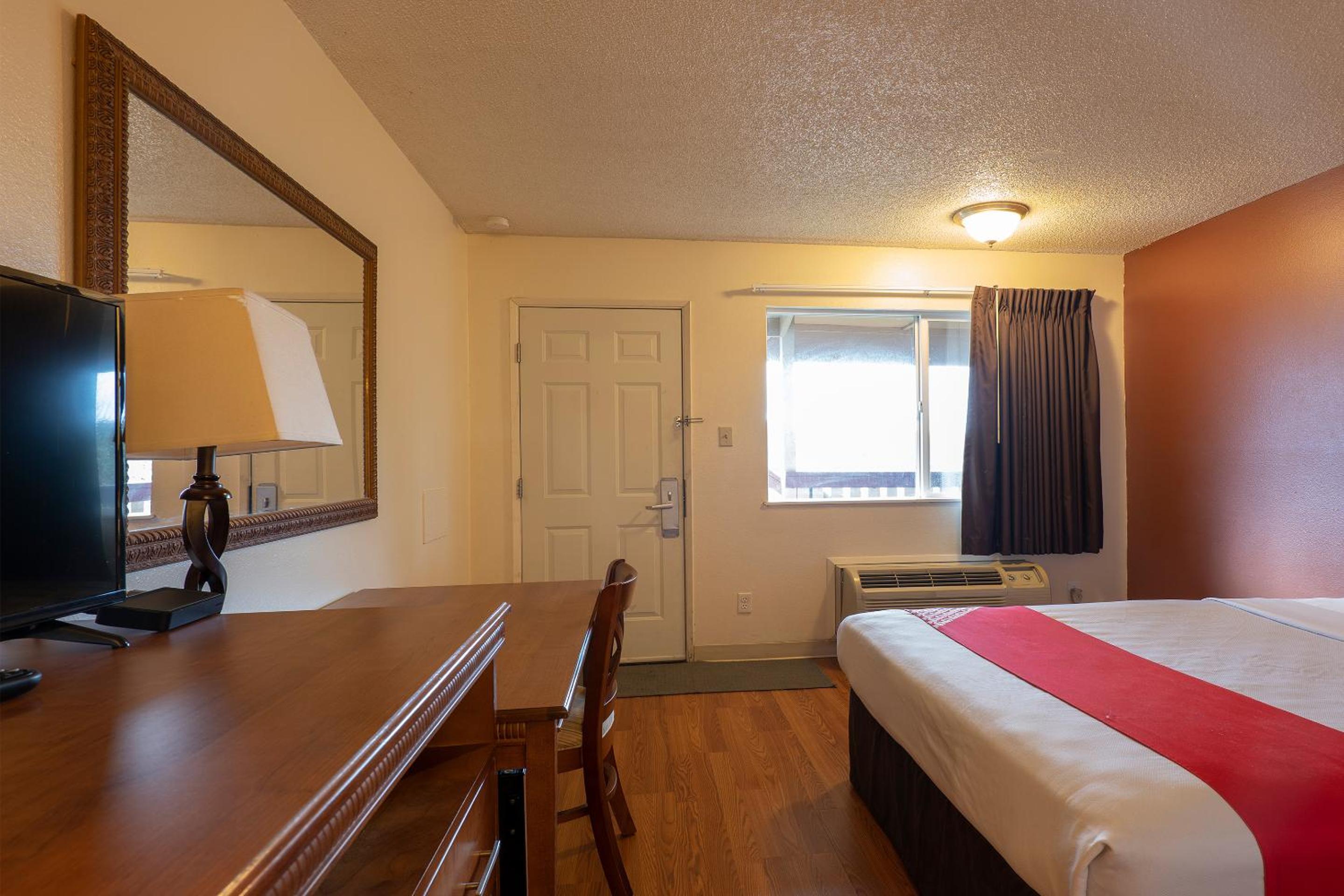 Queen Room photo 3