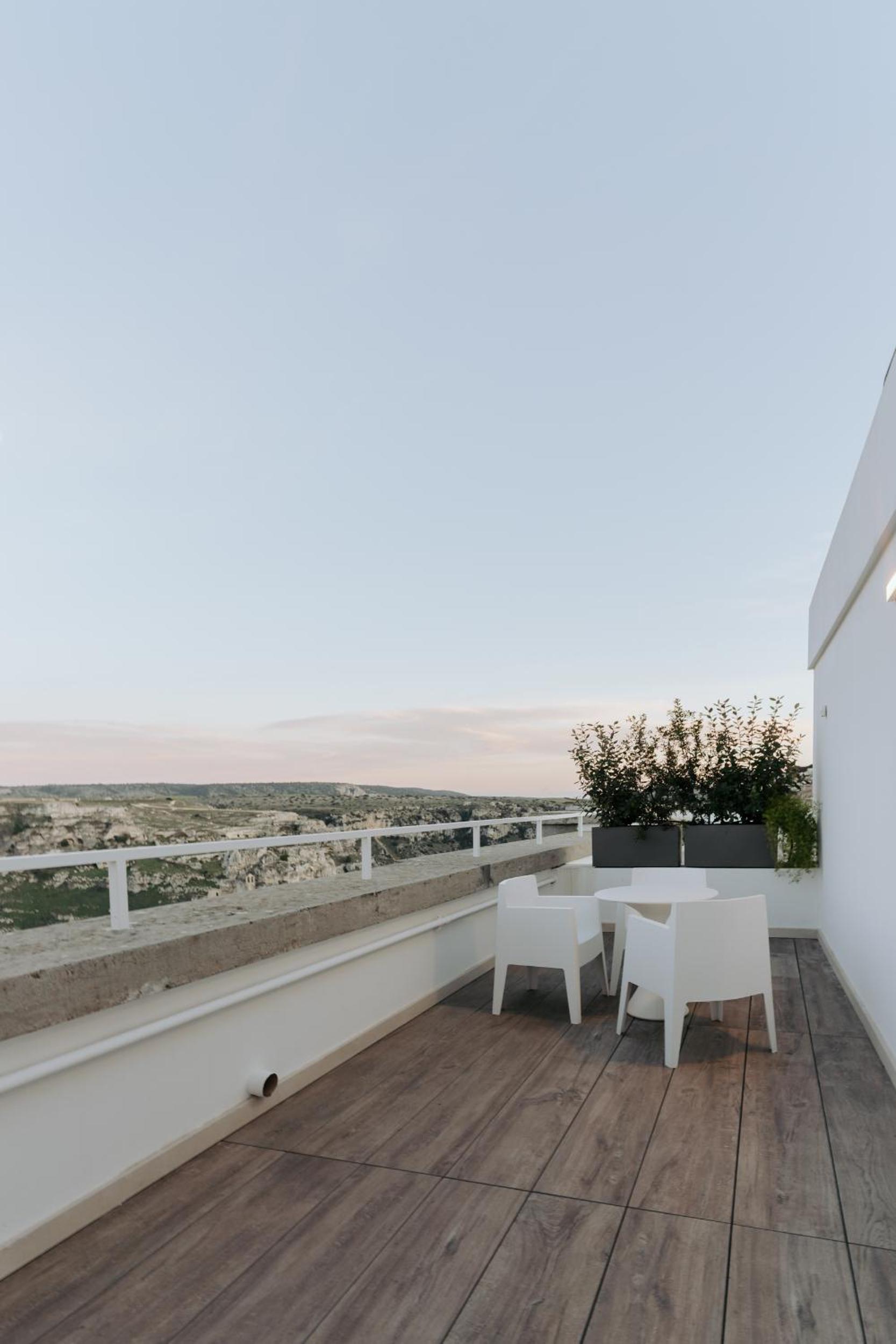 Suite with Terrace - Photo 4