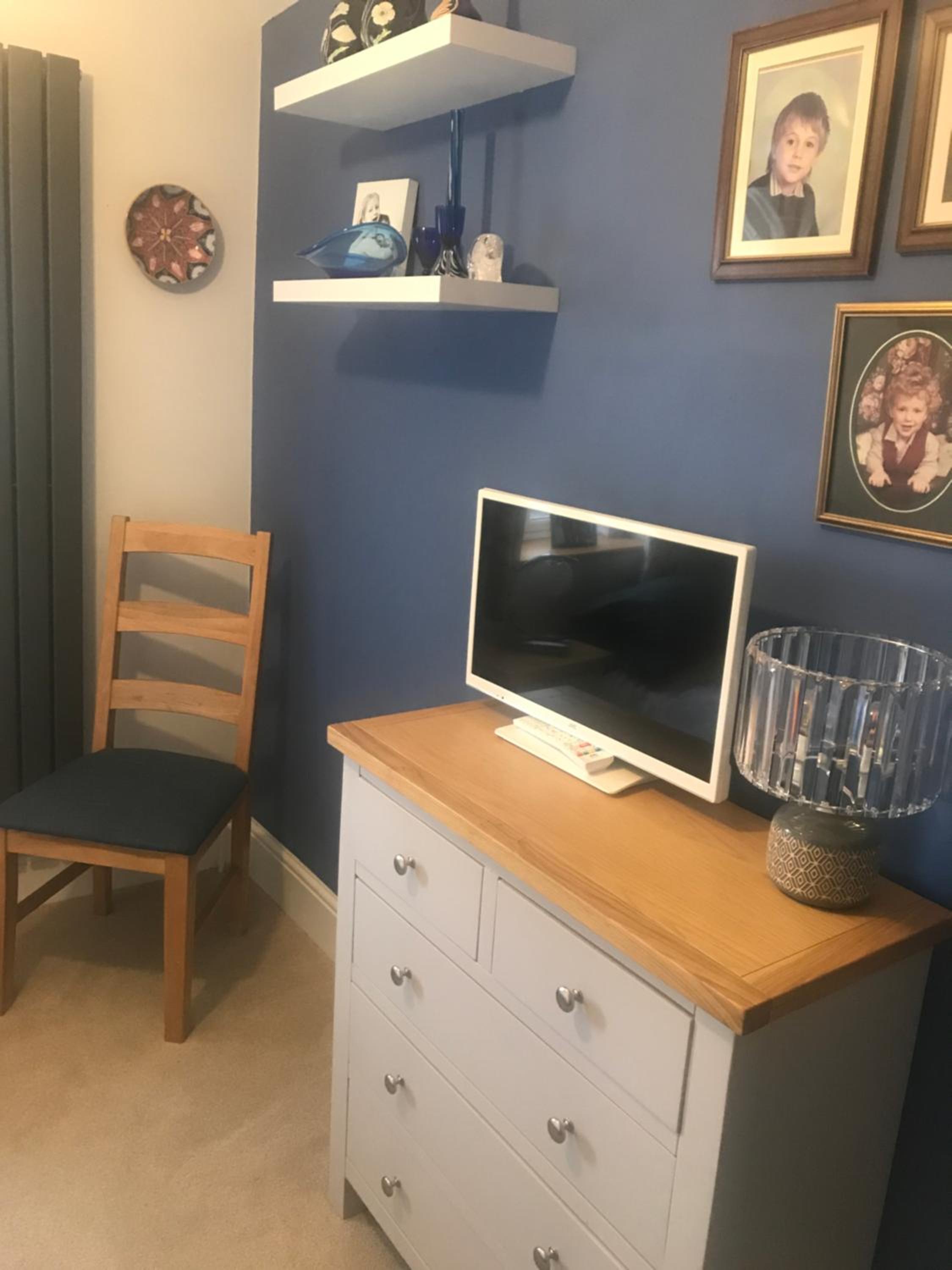 Single Room with Shared Bathroom photo 3