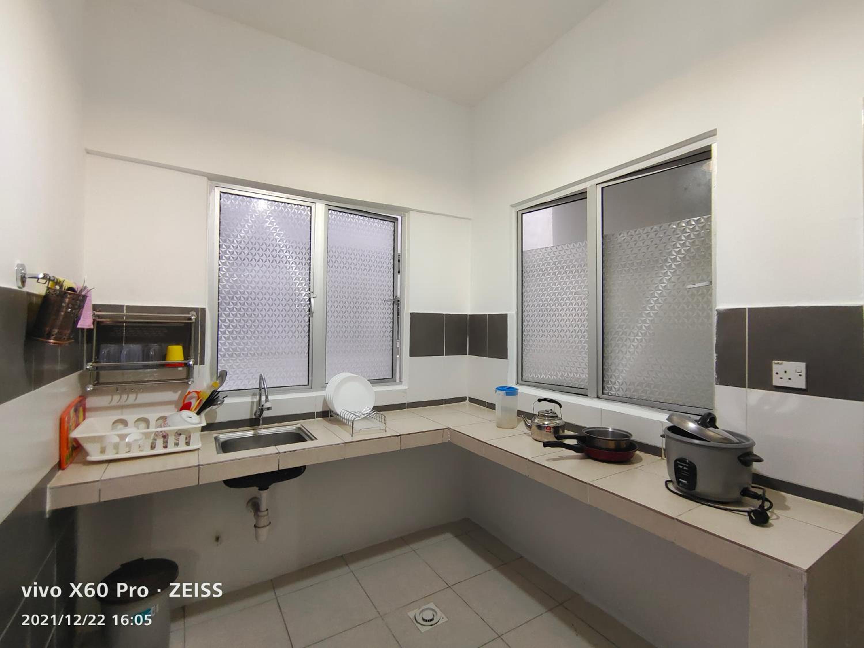Apartment with Shower photo 2