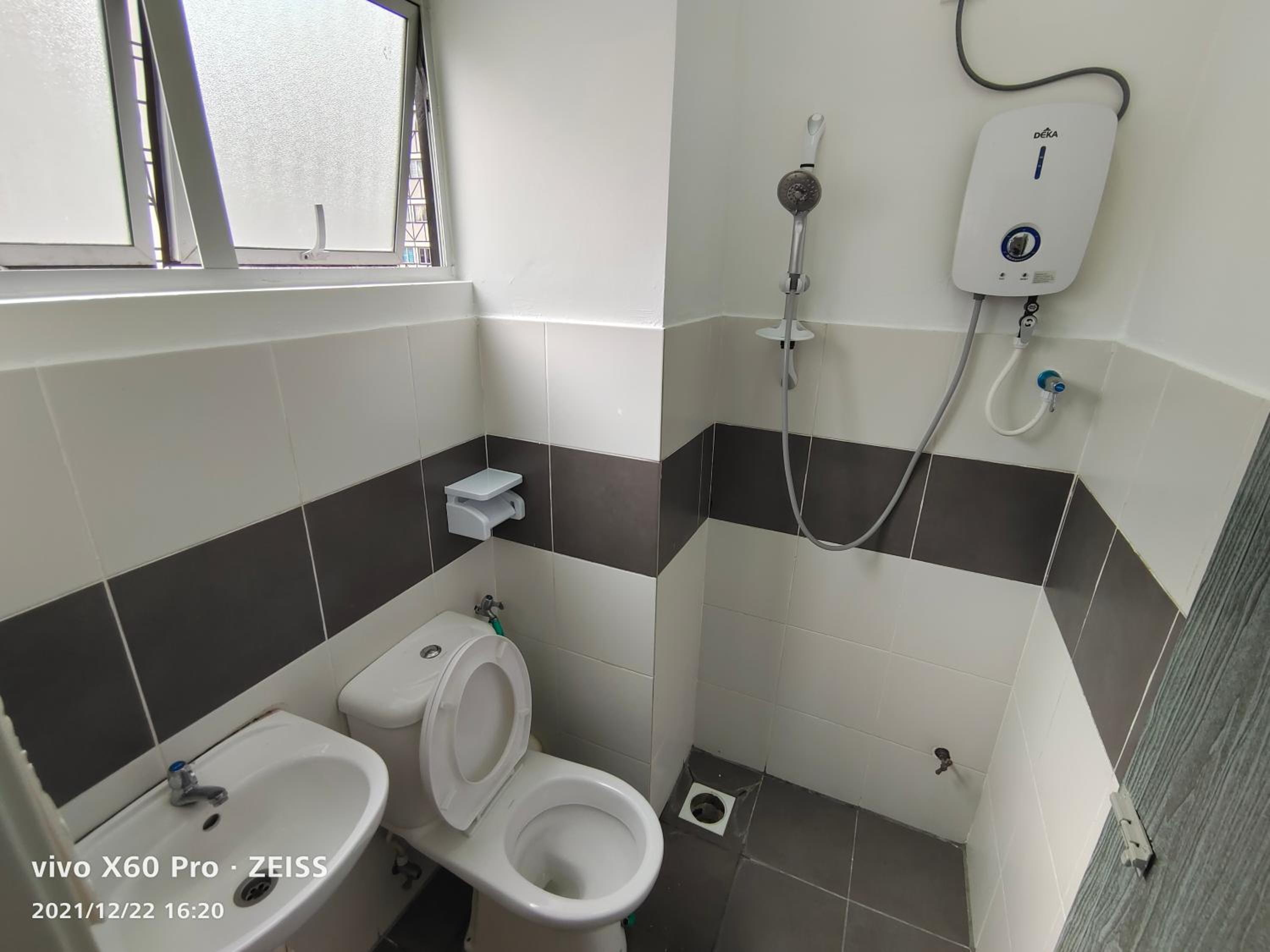 Three-Bedroom Apartment - Photo 6