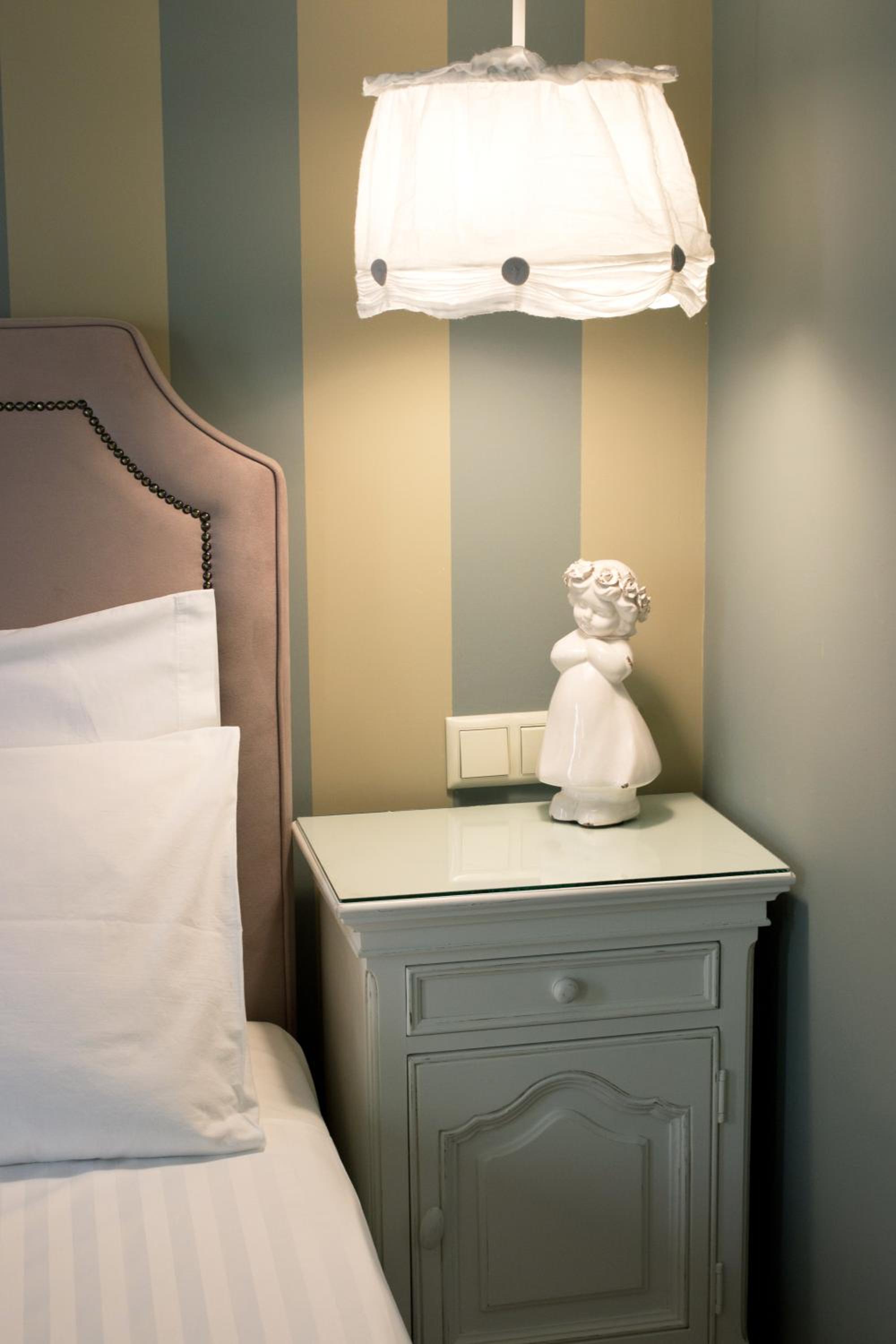 Double or Twin Room with Balcony - Photo 9