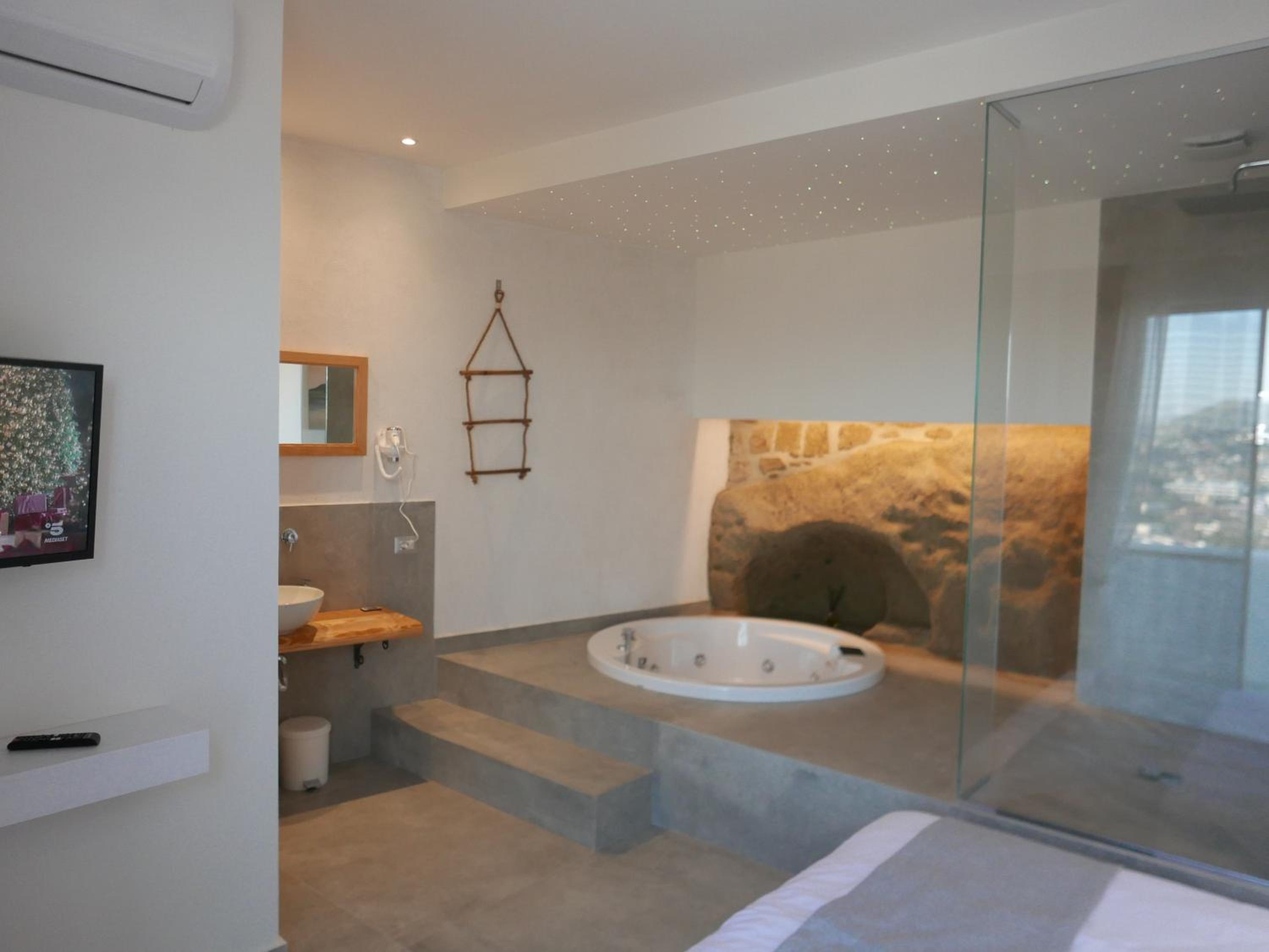 Double Room with Spa Bath