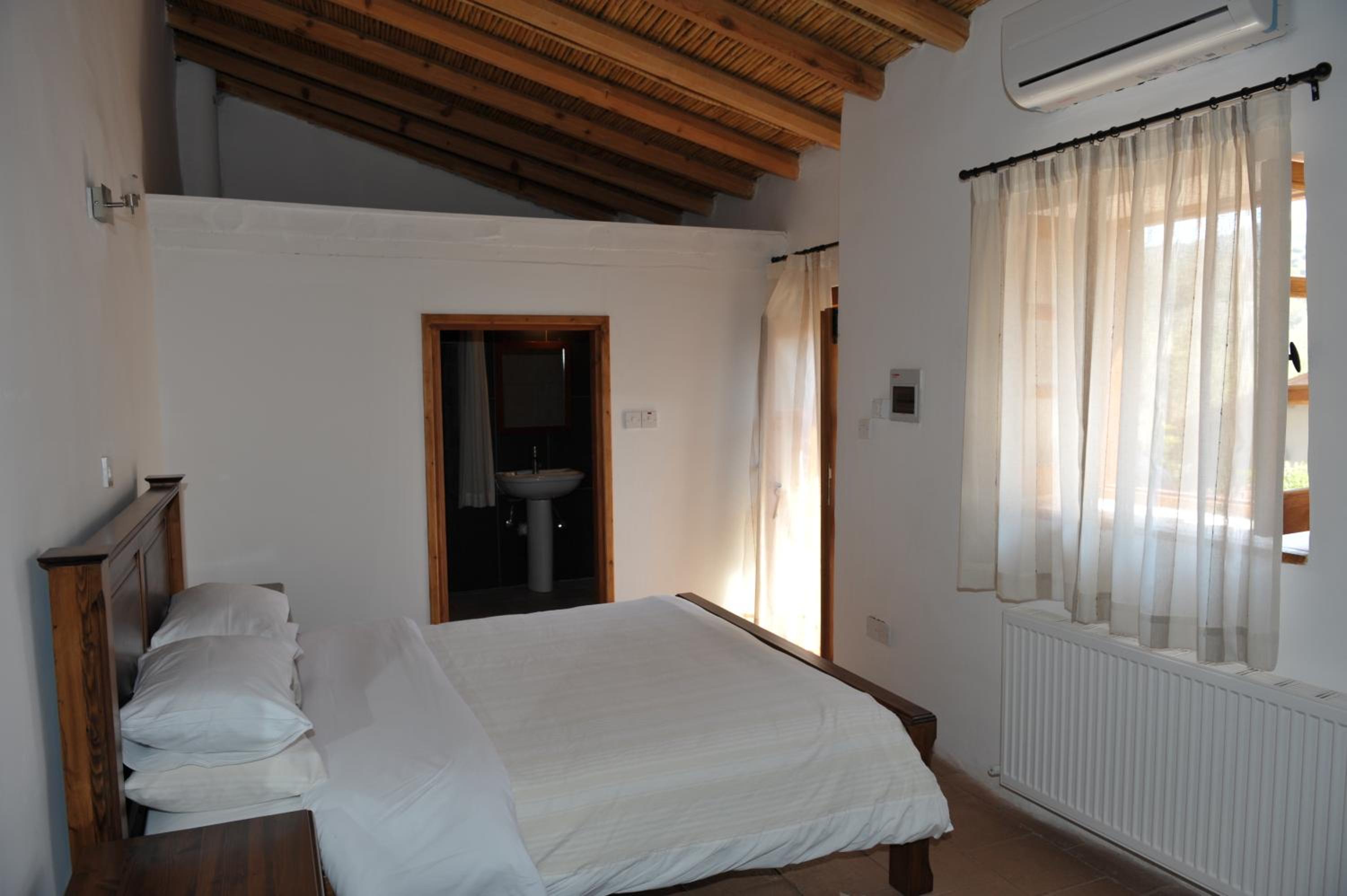 Deluxe Double Room - Photo 4
