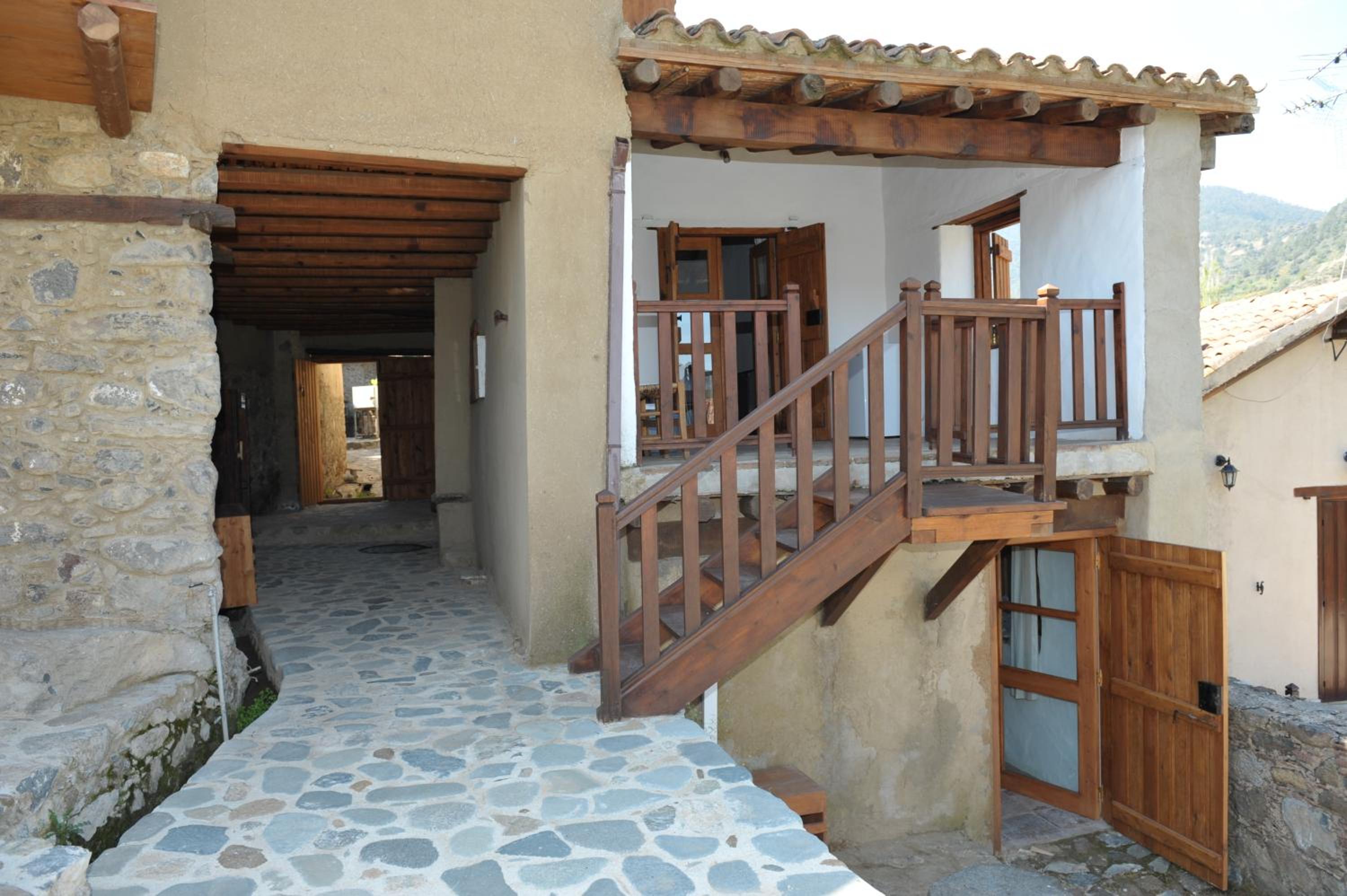 Deluxe Double Room with Balcony - Photo 2