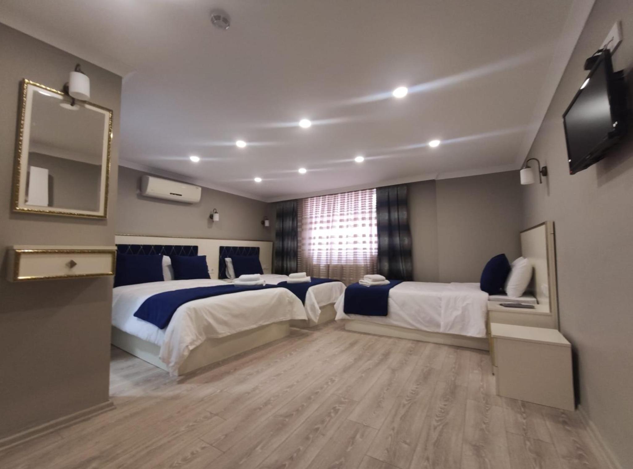 Economy Quadruple Room photo 2