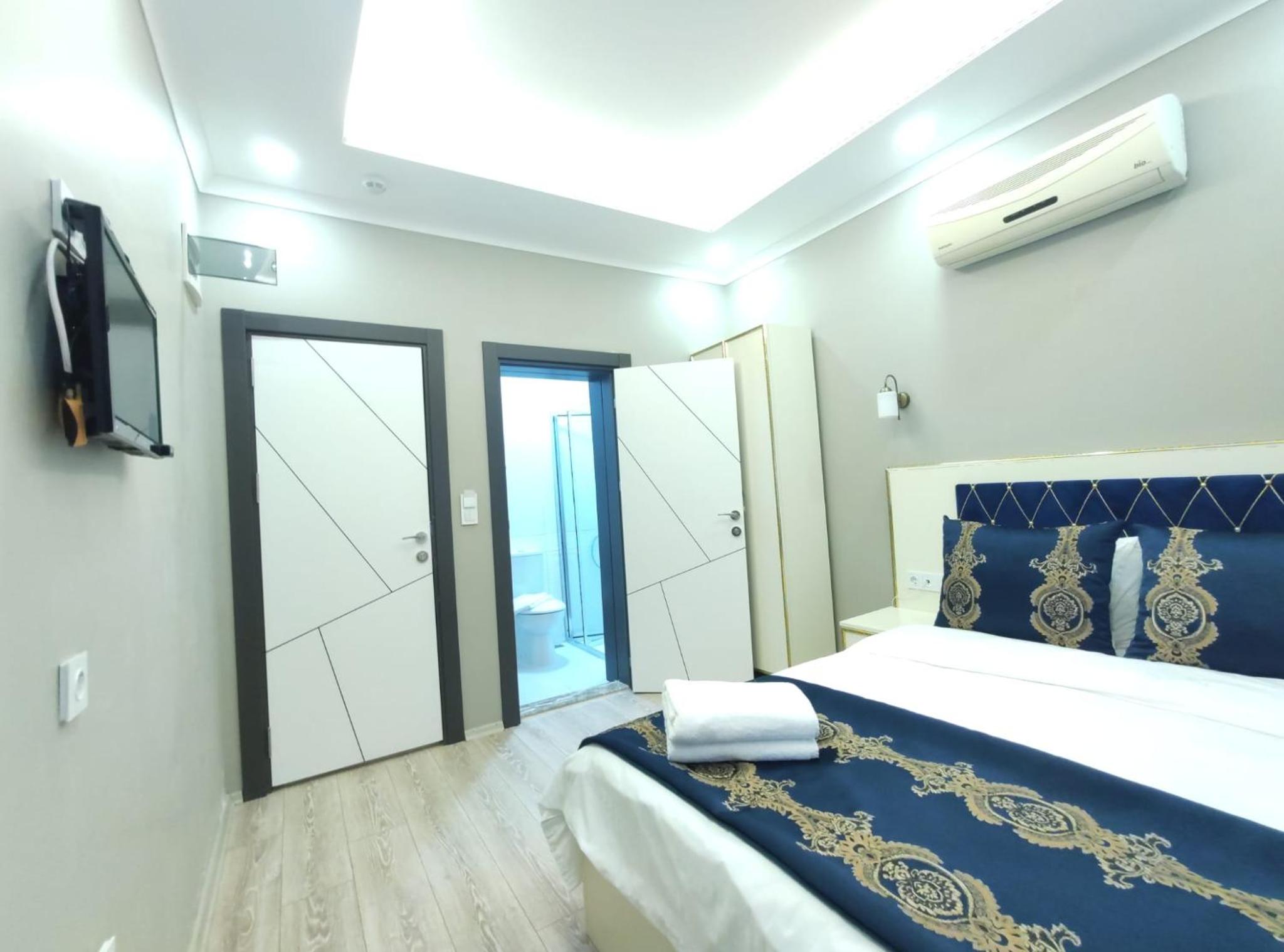 Small Double Room photo 1