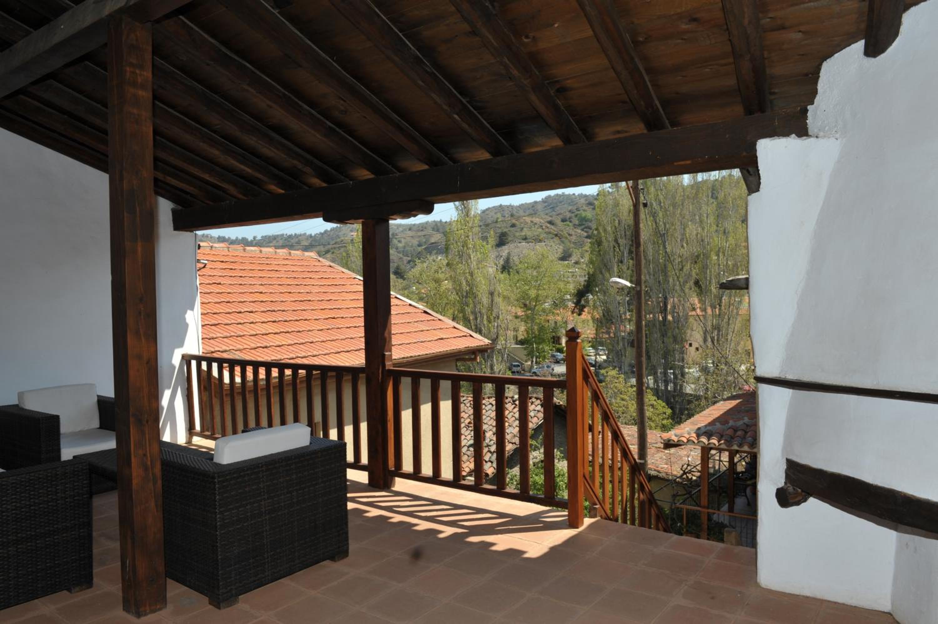 Executive Suite - Photo 10