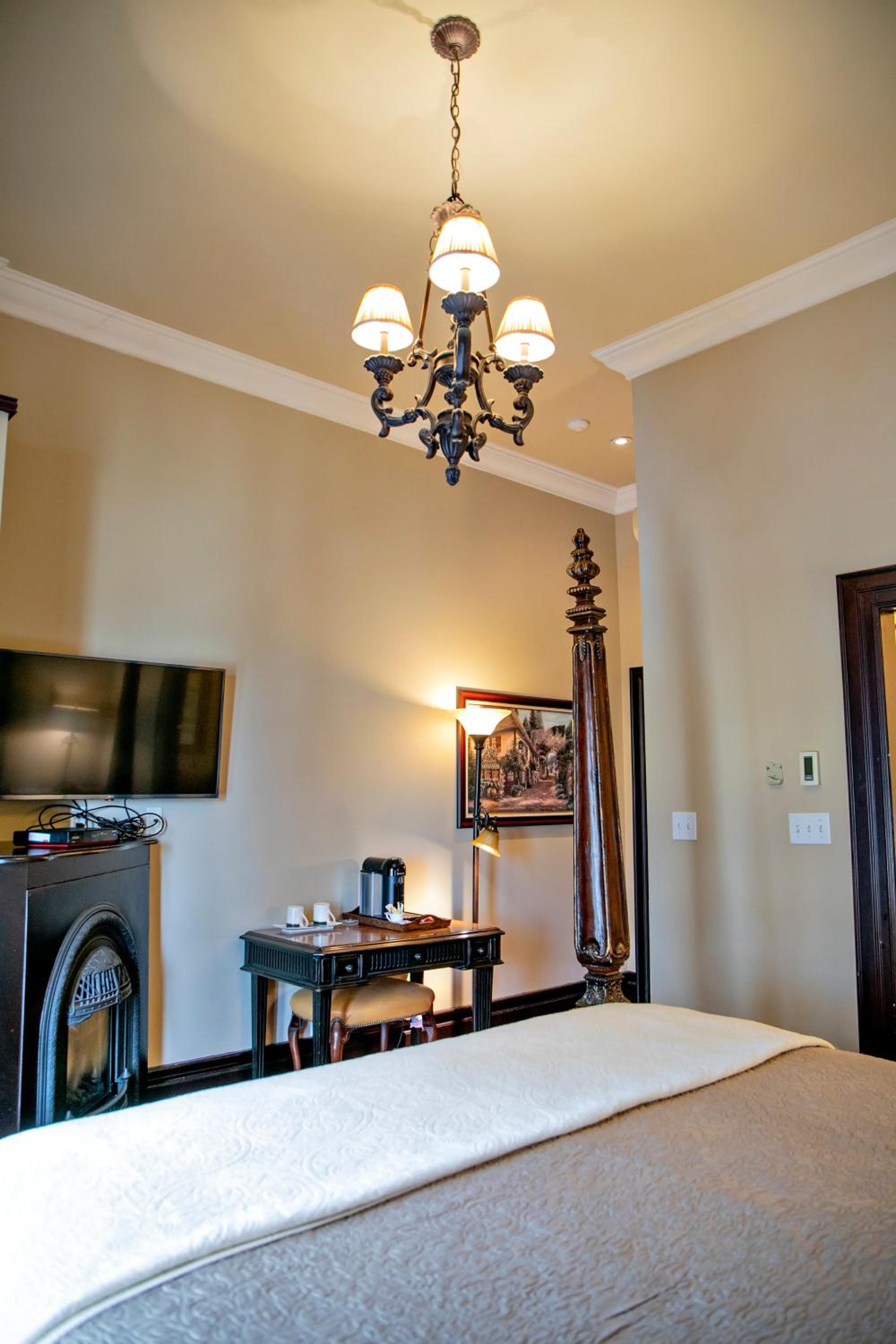 Standard King Room photo 1