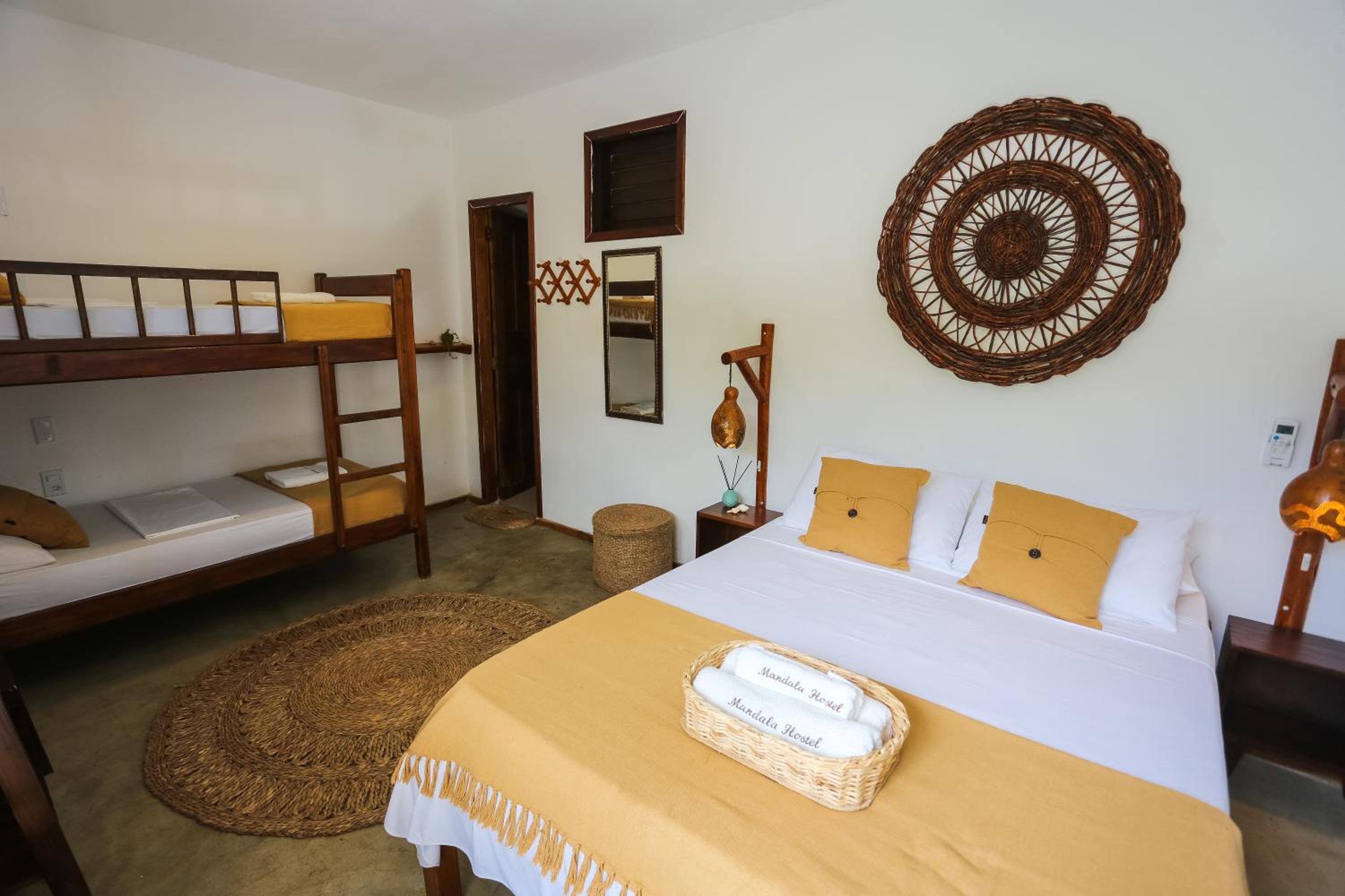 Quadruple Room with Private Bathroom photo 2