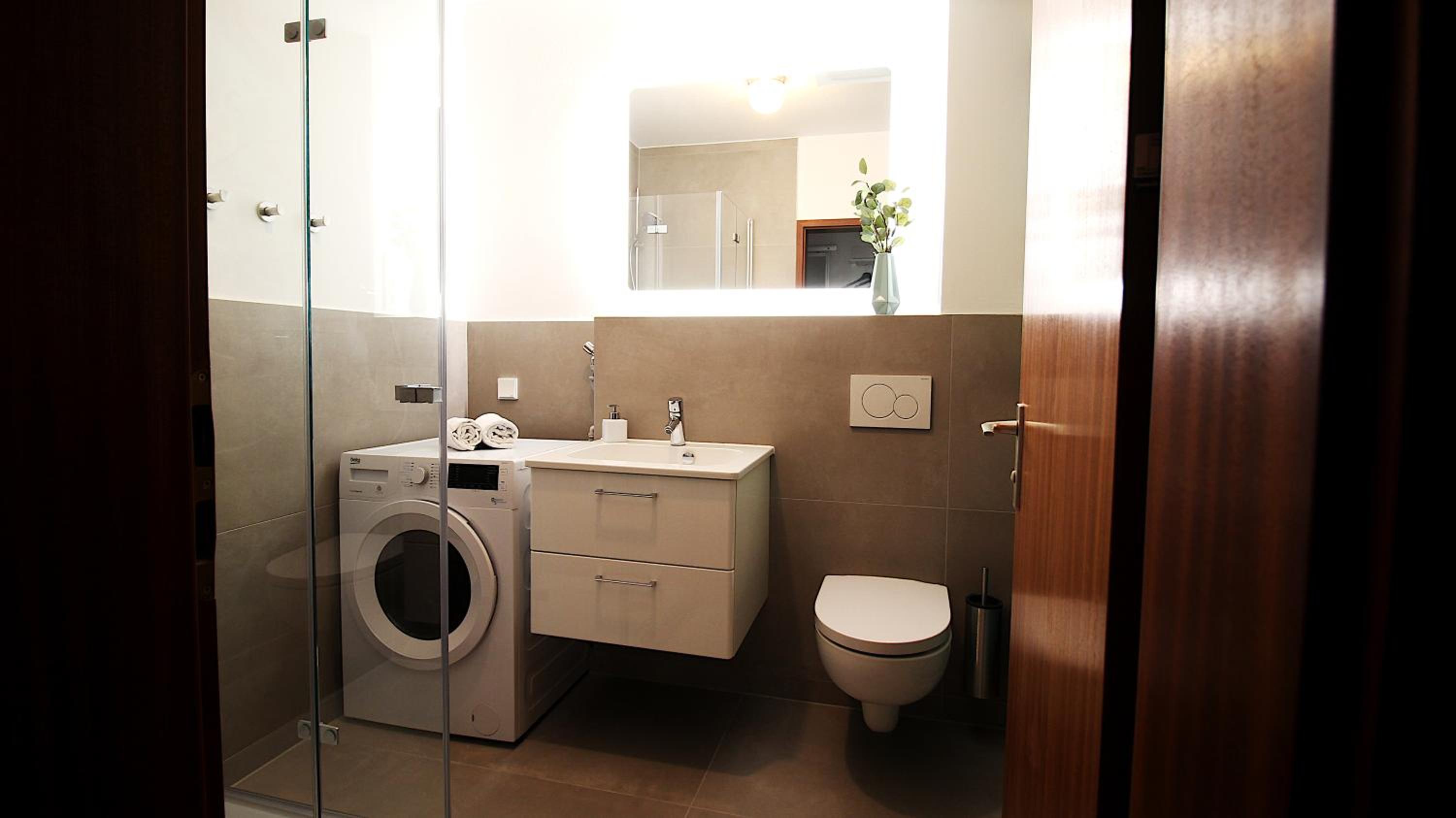 One-Bedroom Apartment - Photo 12
