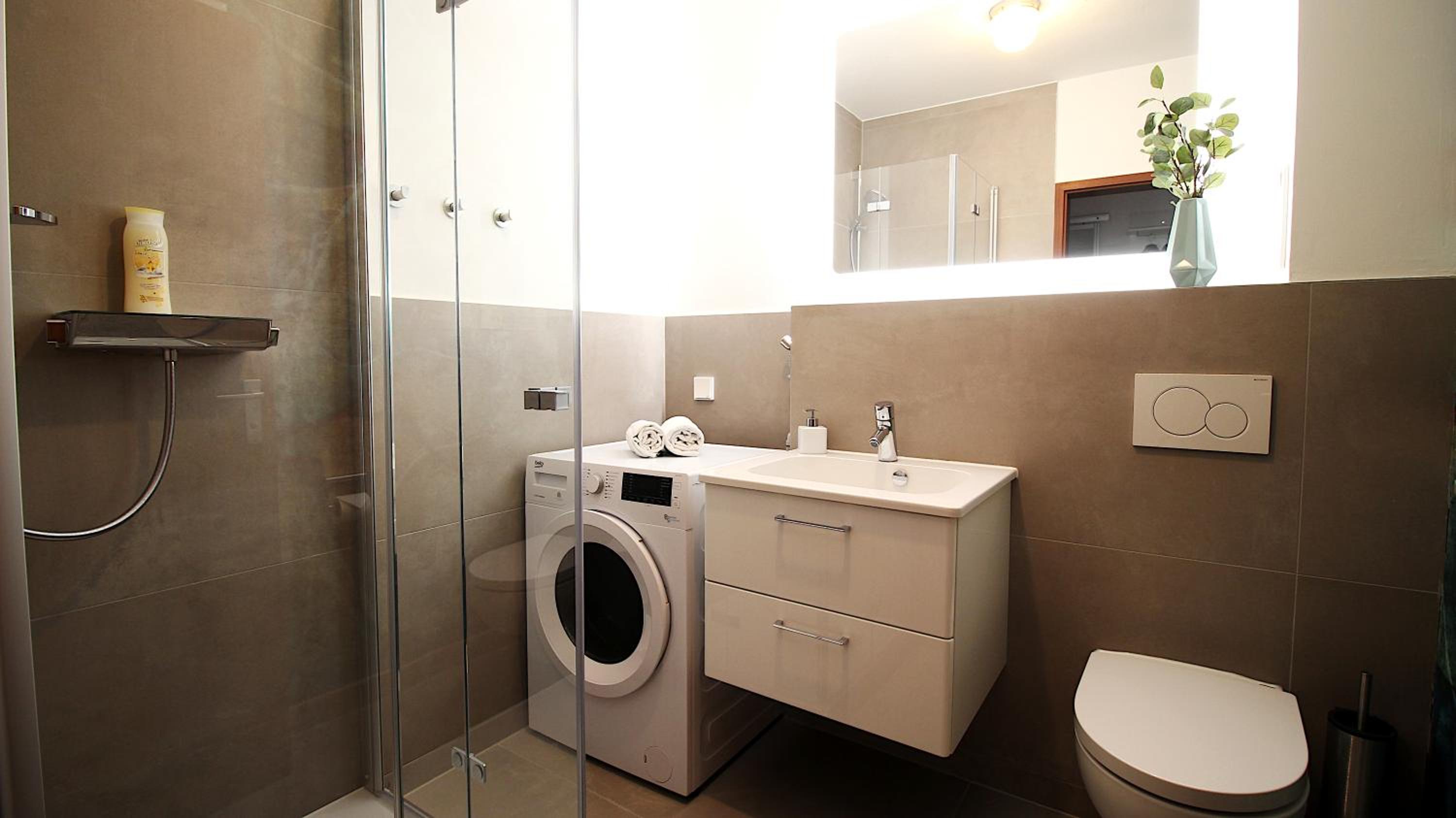 One-Bedroom Apartment - Photo 11