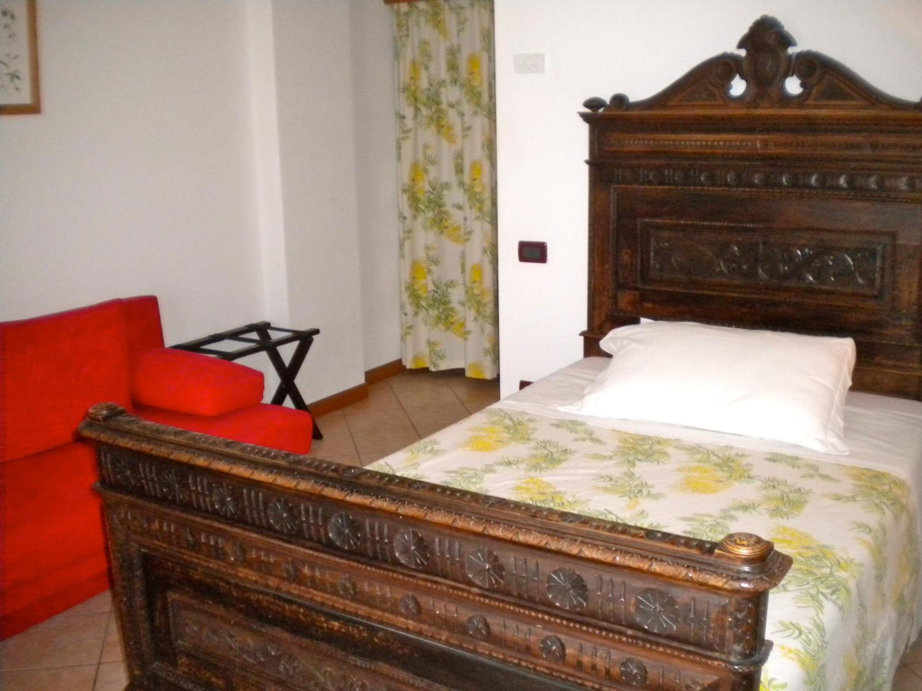 Single Room with Private Bathroom