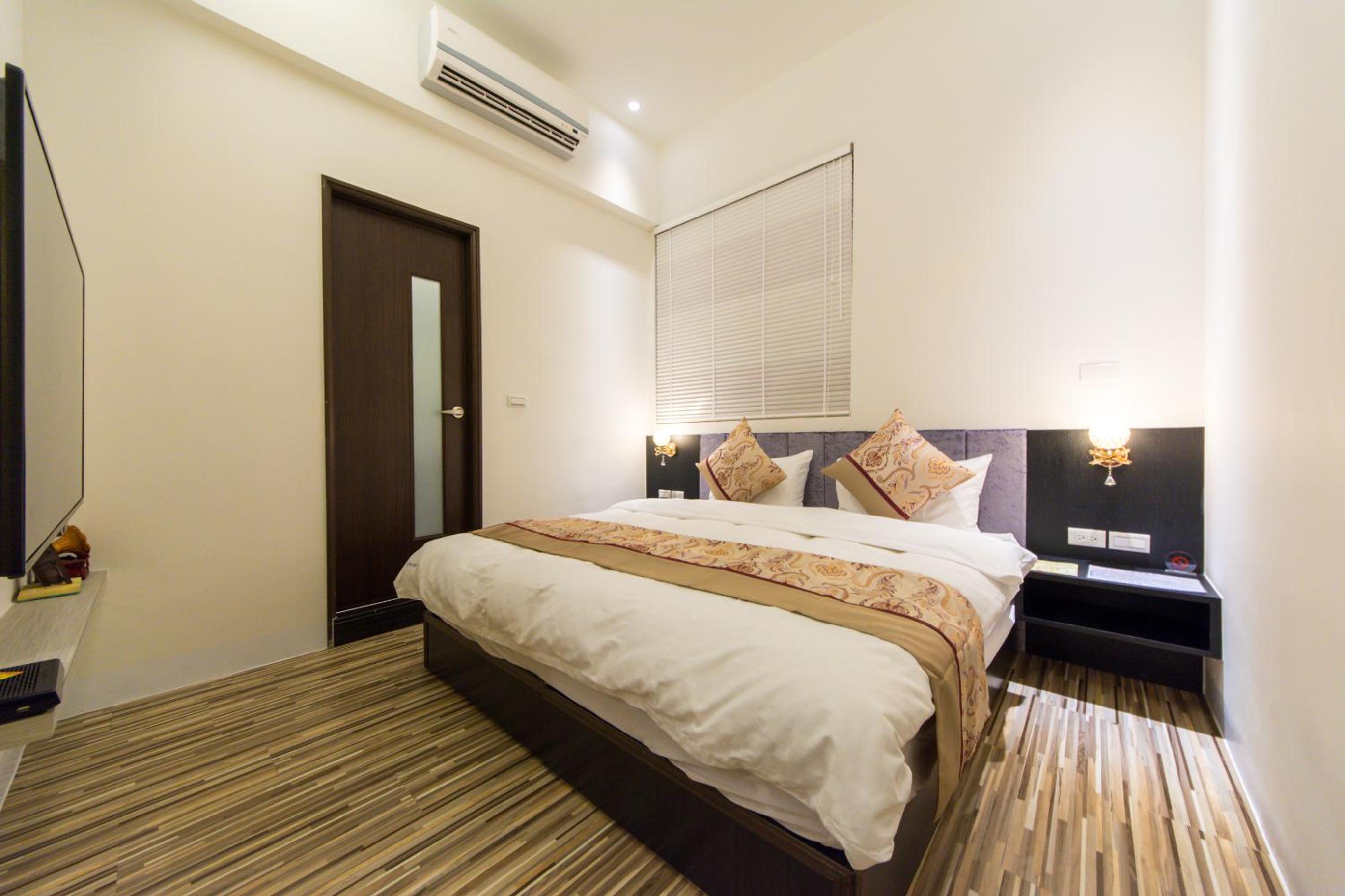 Standard Queen Room photo 2