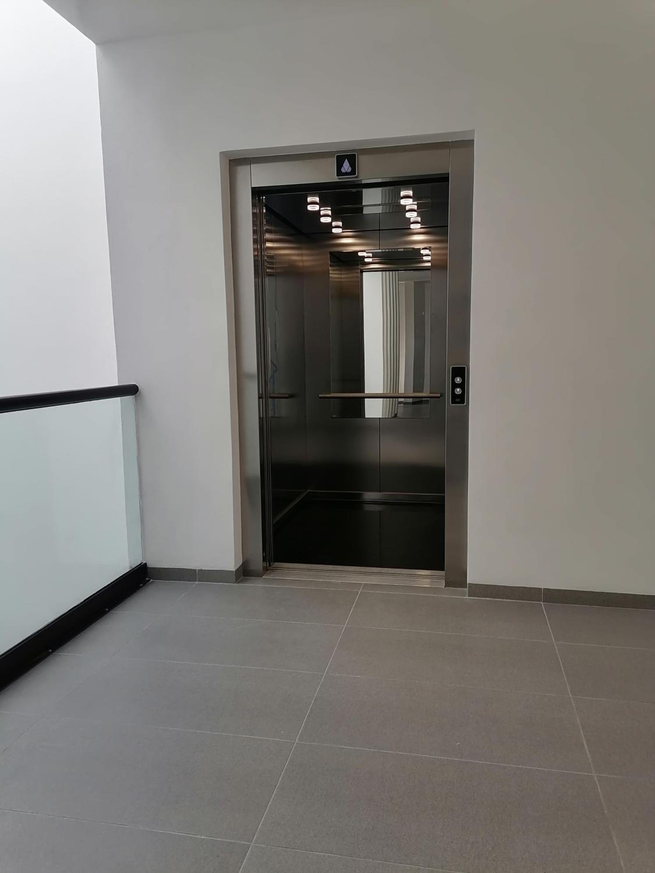 Double Room with Balcony - Photo 3
