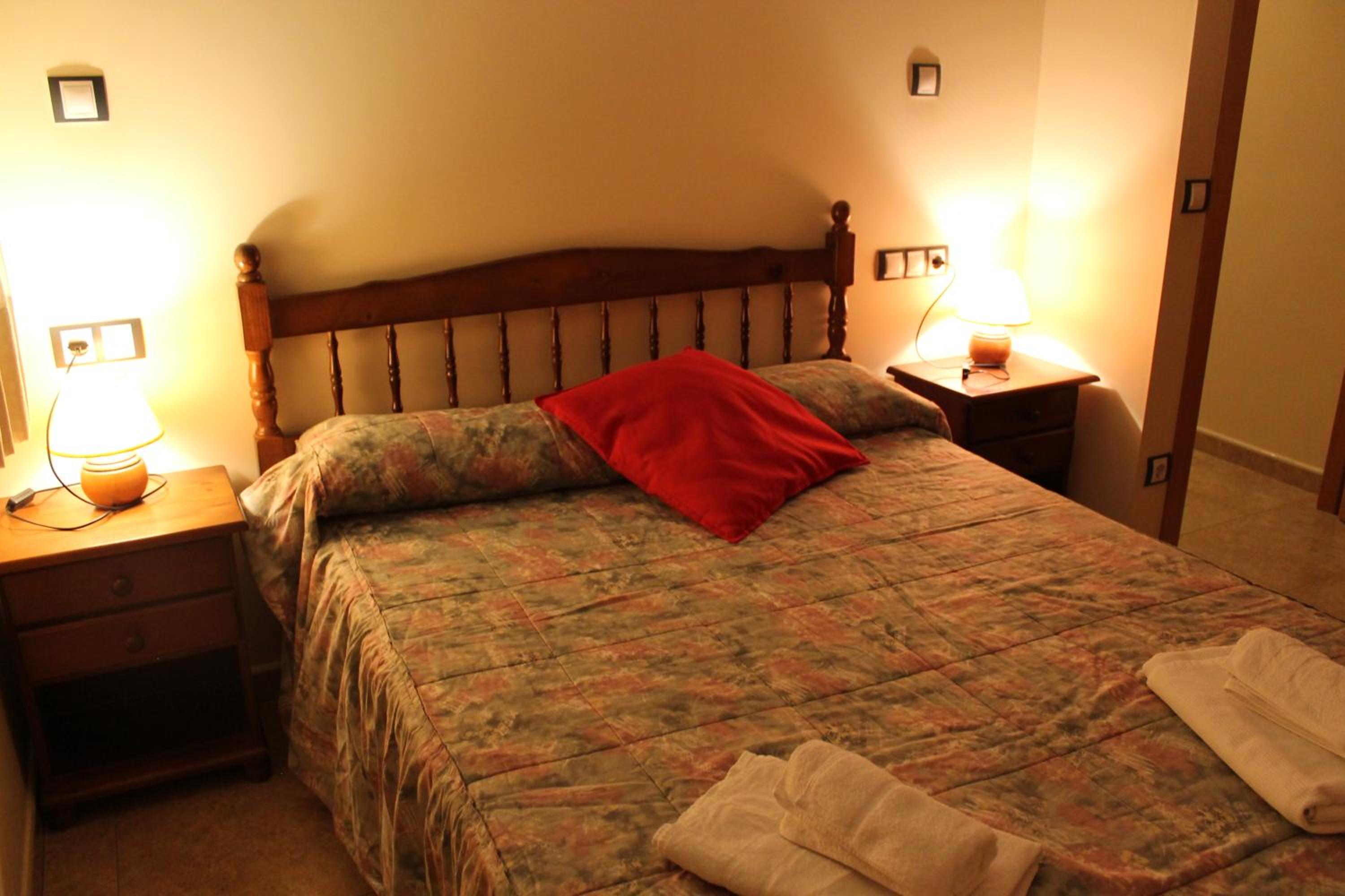 One-Bedroom Apartment photo 1