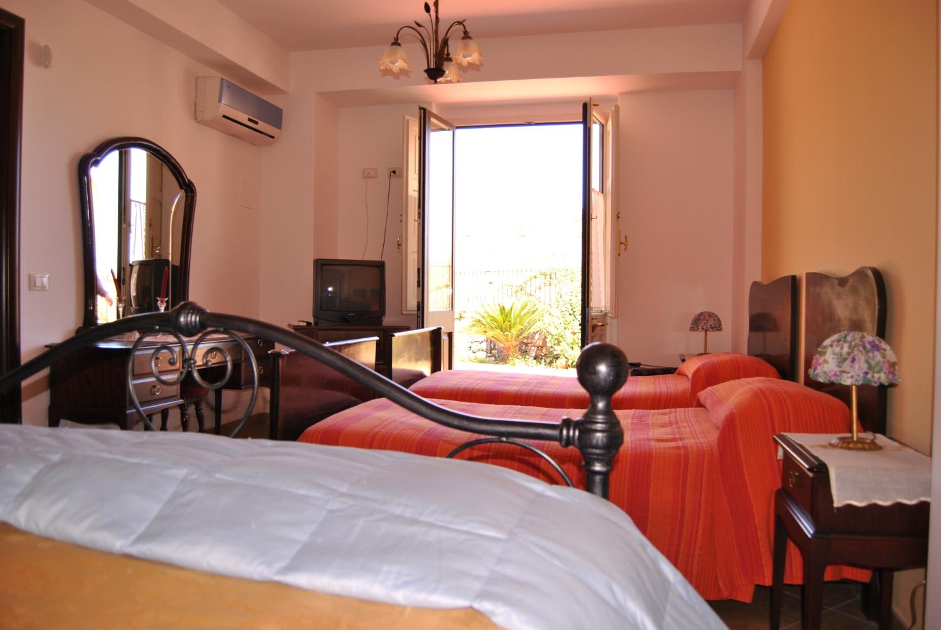 Comfort Triple Room photo 1