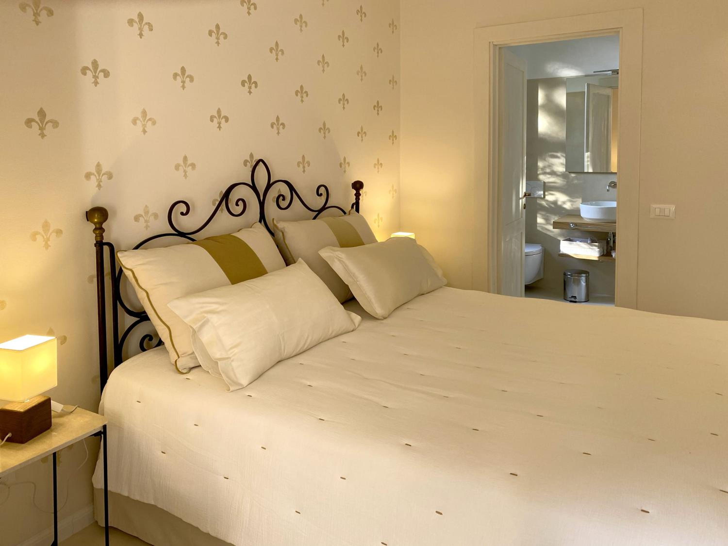 Triple Room with Lake View photo 1