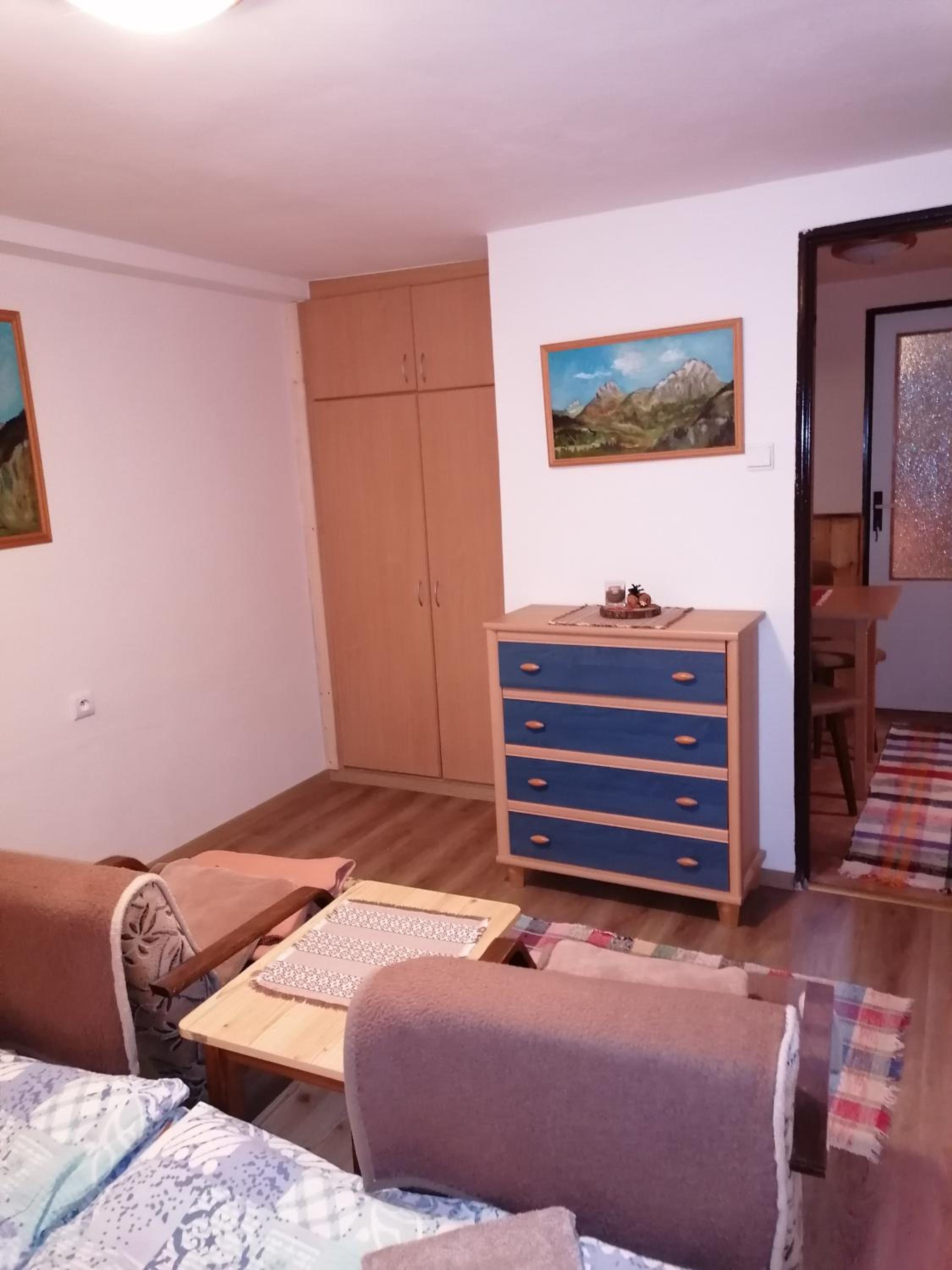 Apartment photo 2