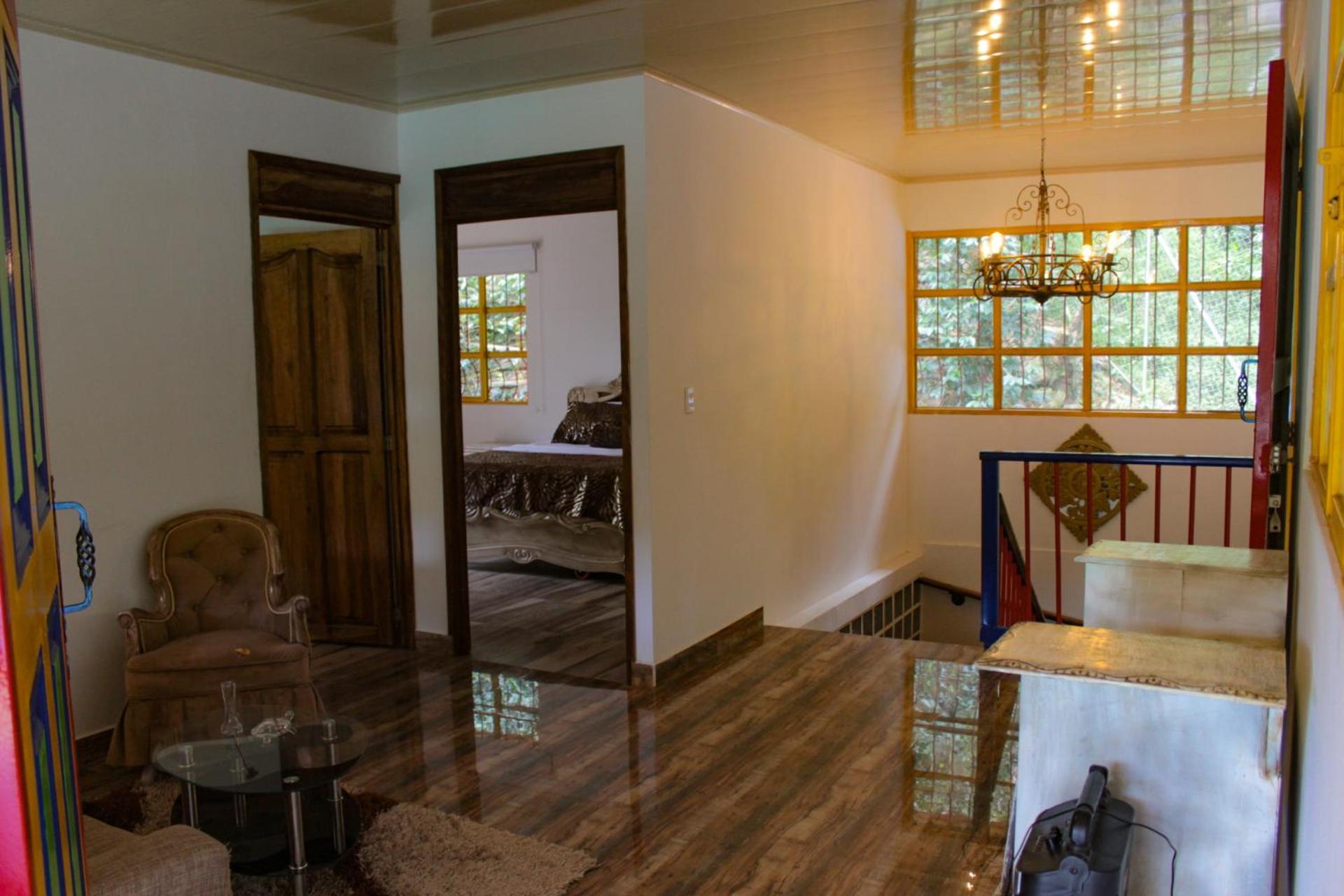 Six-Bedroom House photo 1