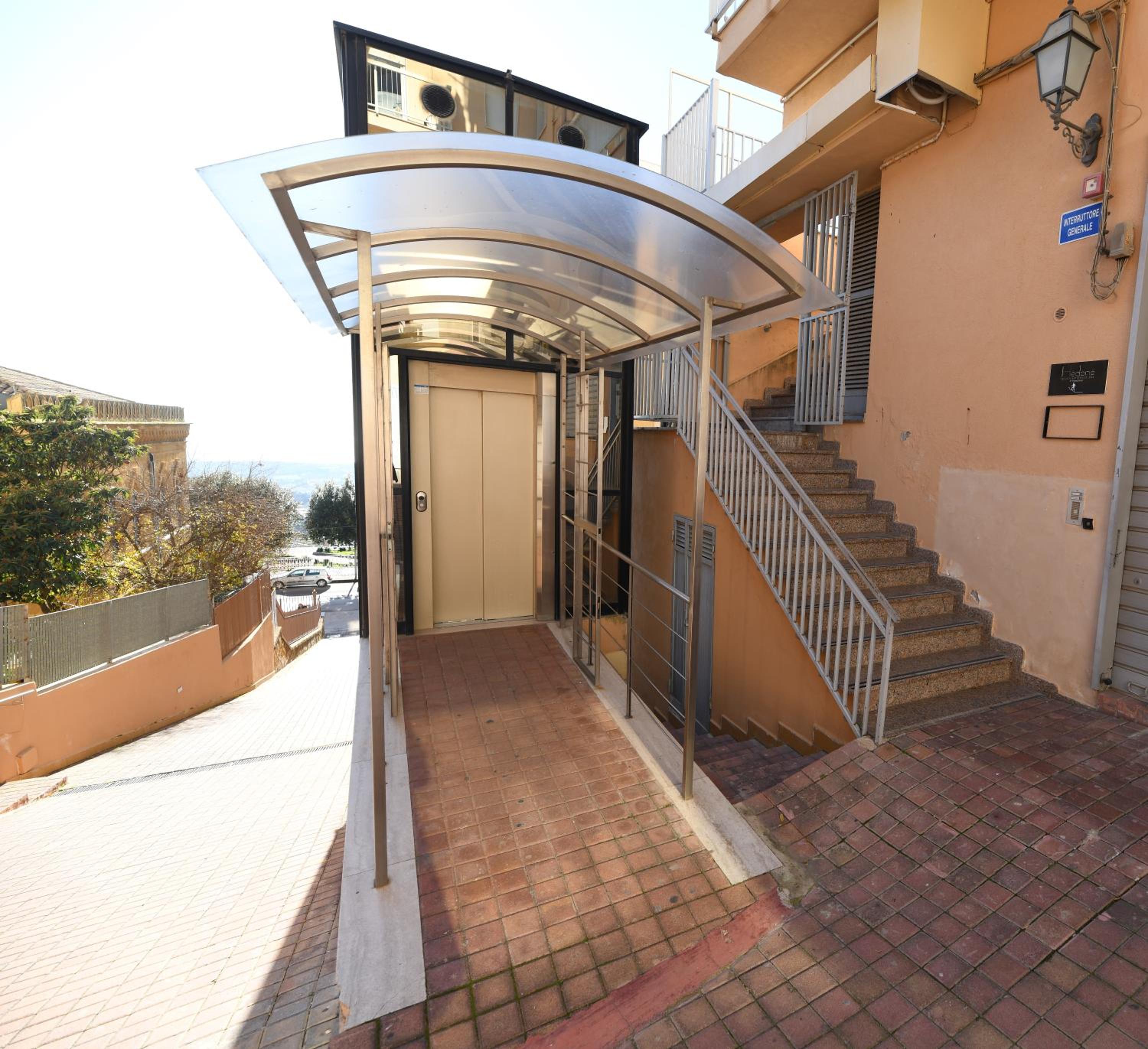 Deluxe Double or Twin Room with Balcony photo 3