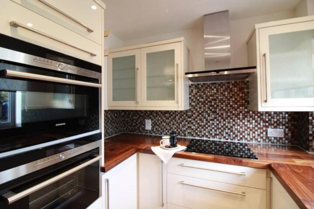 Two-Bedroom House - Photo 13