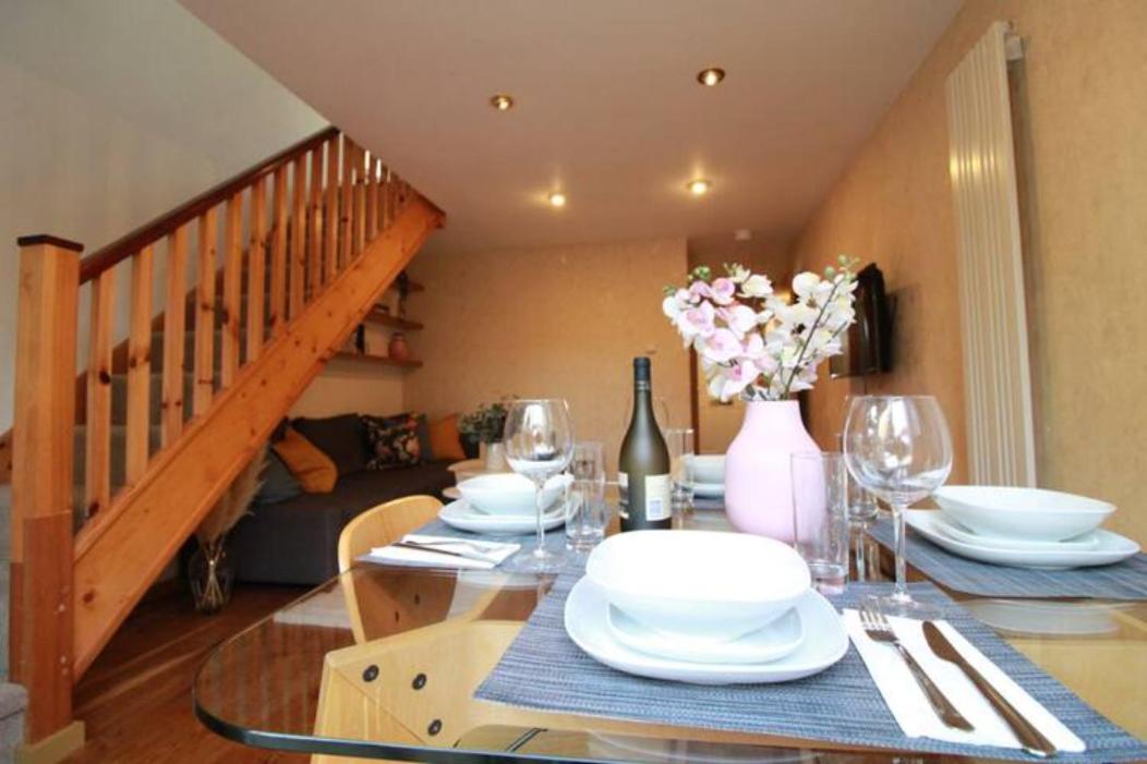Two-Bedroom House - Photo 3