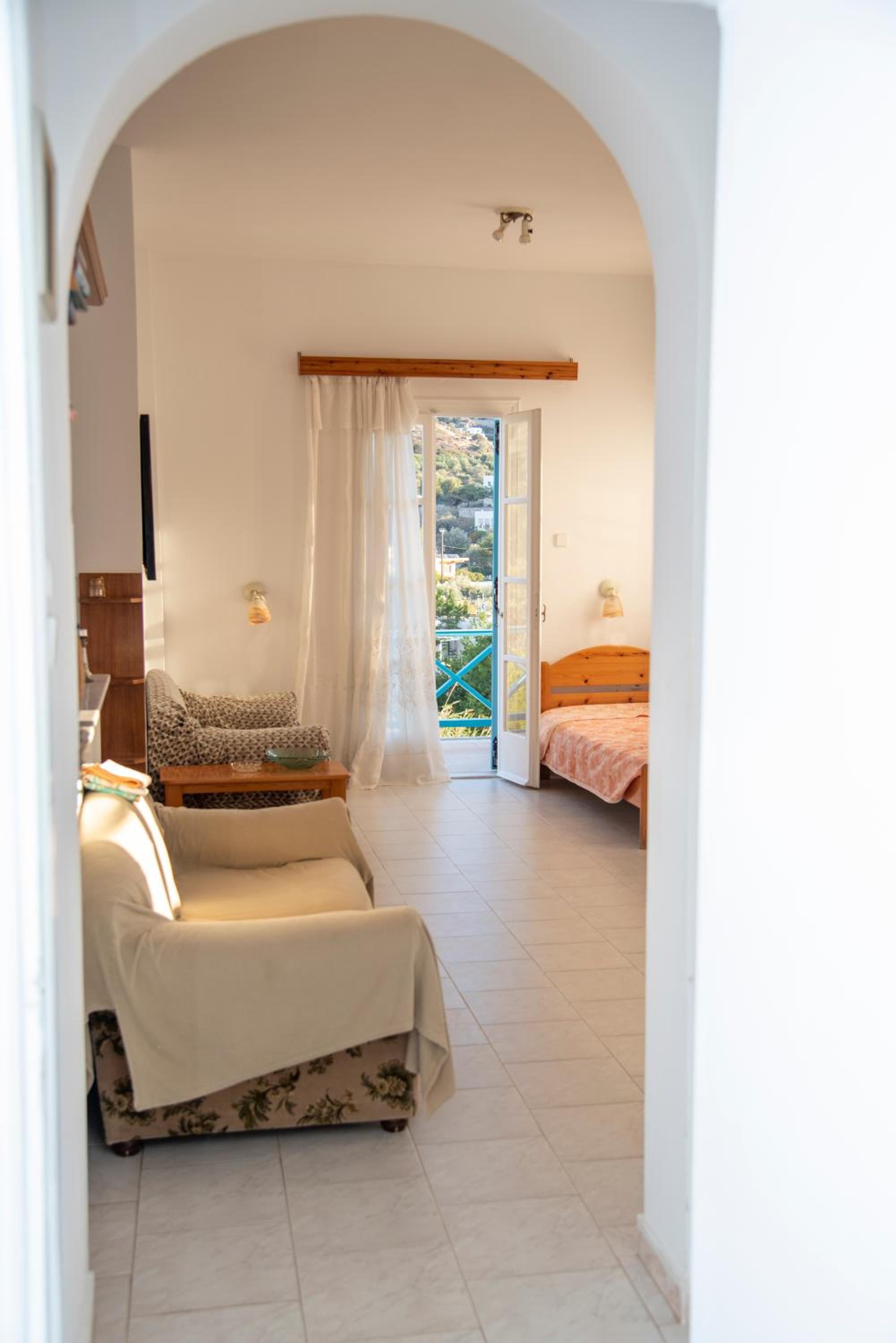 Family Room with Side Sea View photo 3