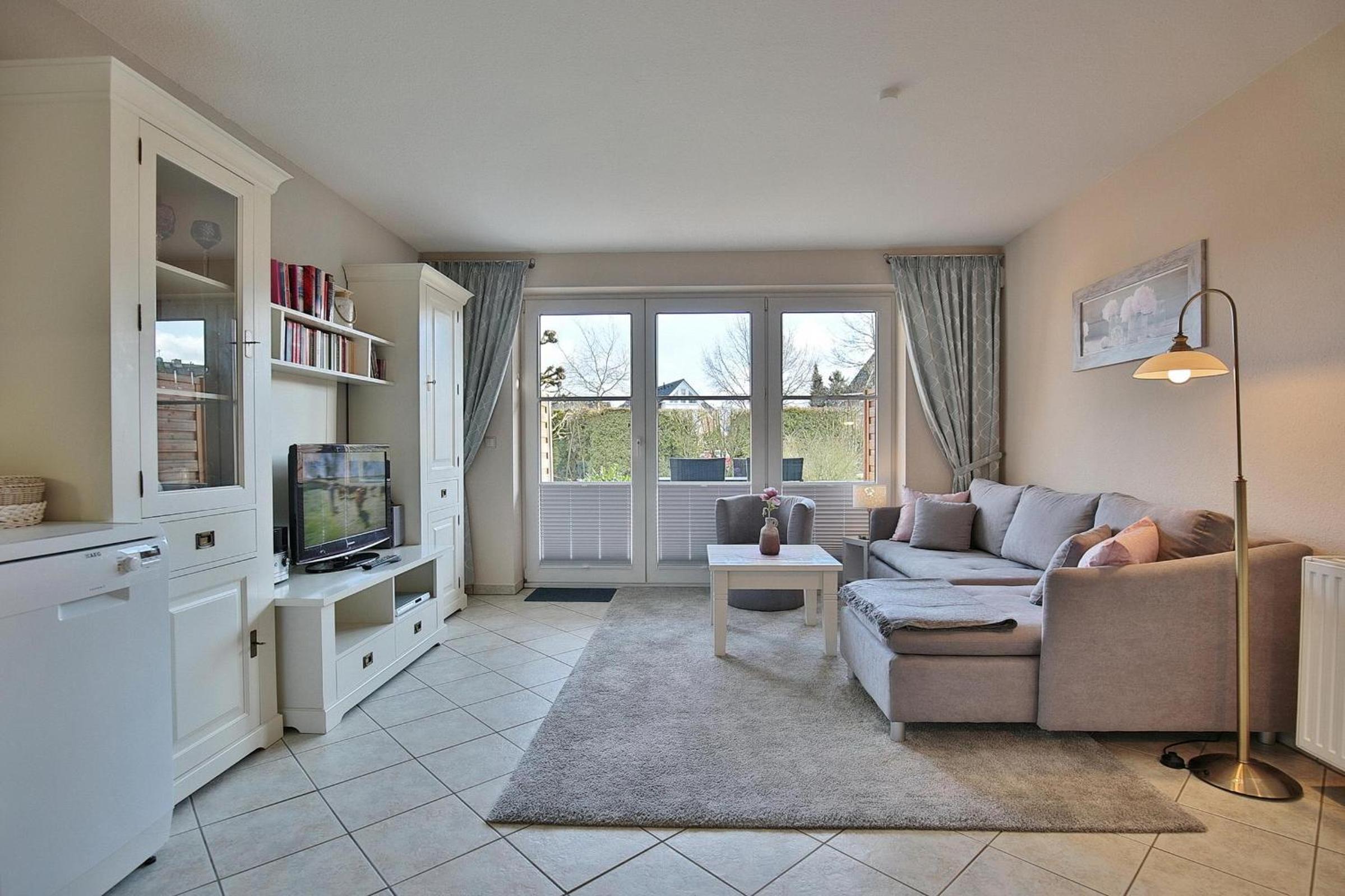 Apartment with Terrace photo 3