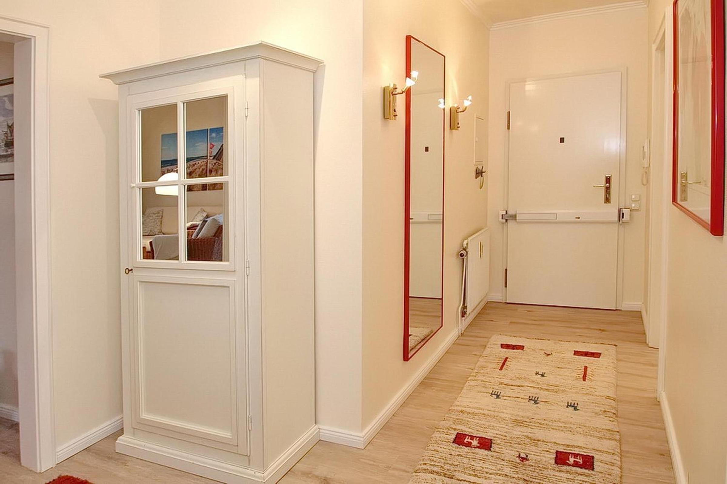 Apartment with Balcony photo 2