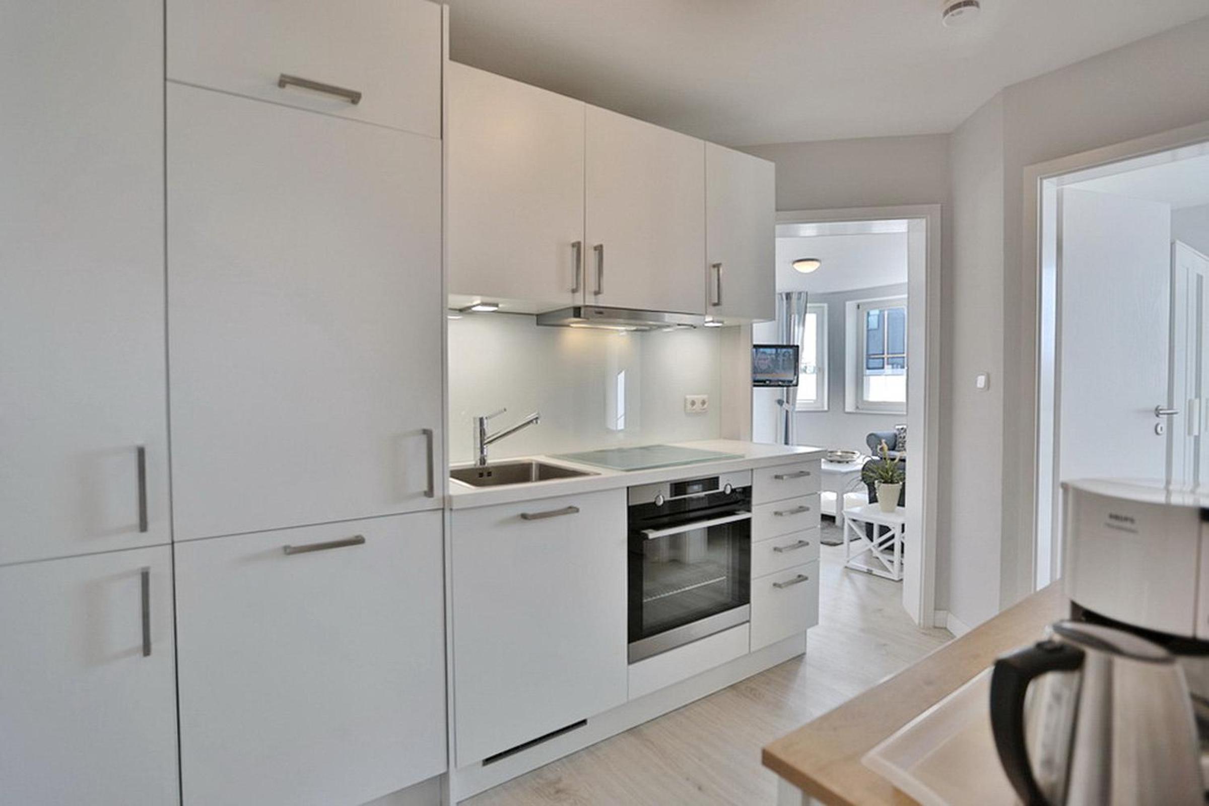 Apartment with Balcony photo 2
