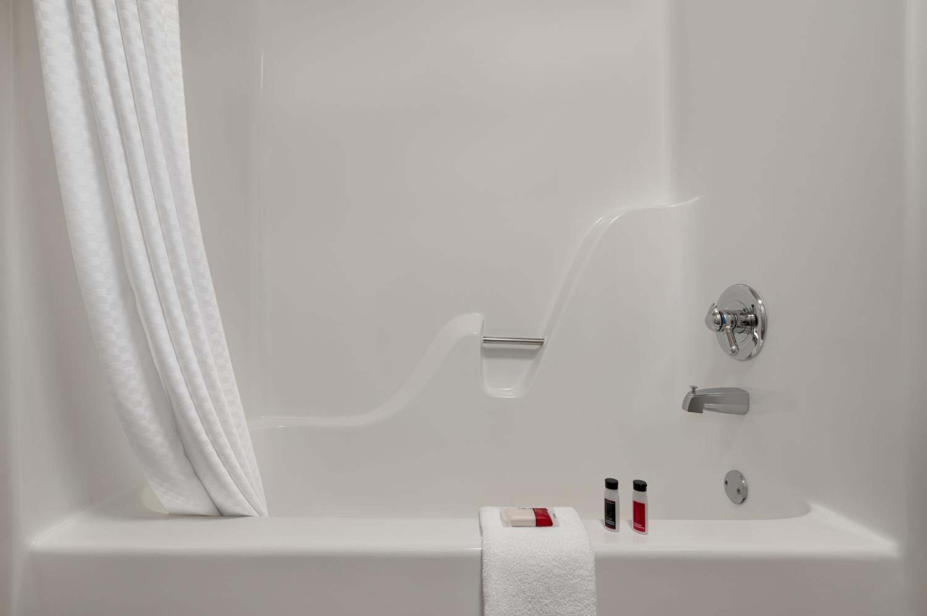 King Room - Non-Smoking - Photo 2