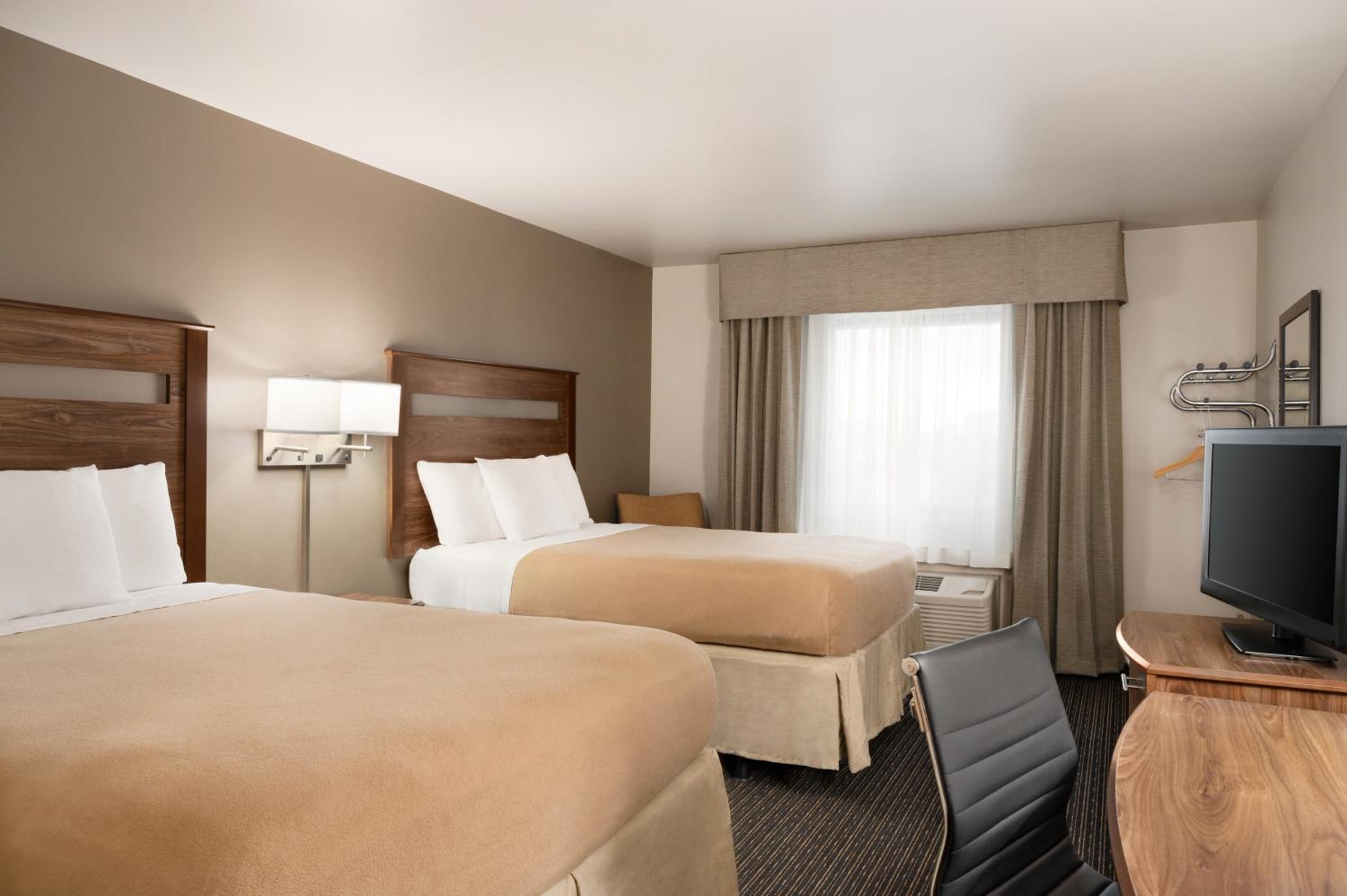 Deluxe Double Room - Mobility Access/Non-Smoking - Photo 1