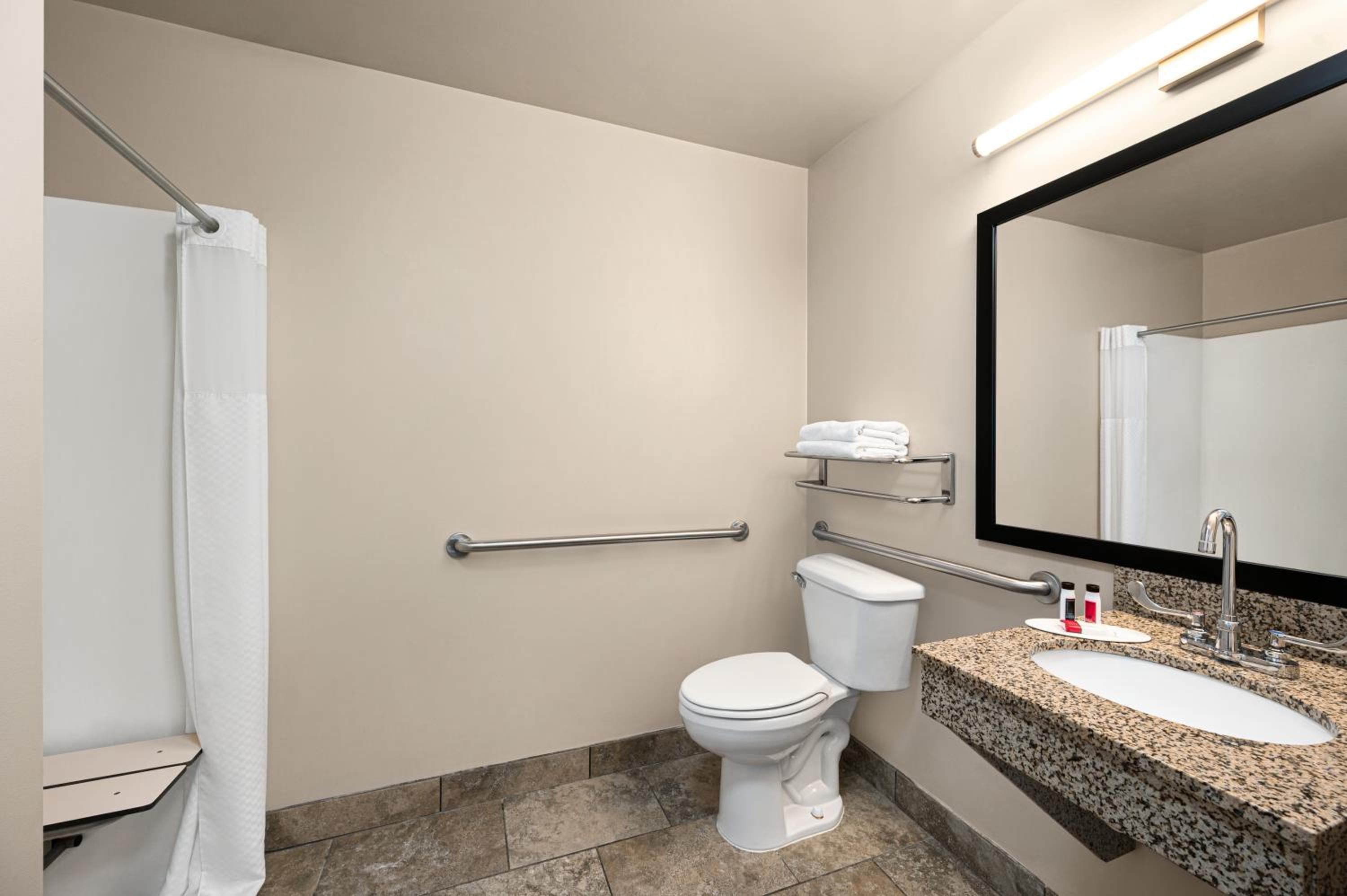 King Room - Mobility Access/Non-Smoking - Photo 2