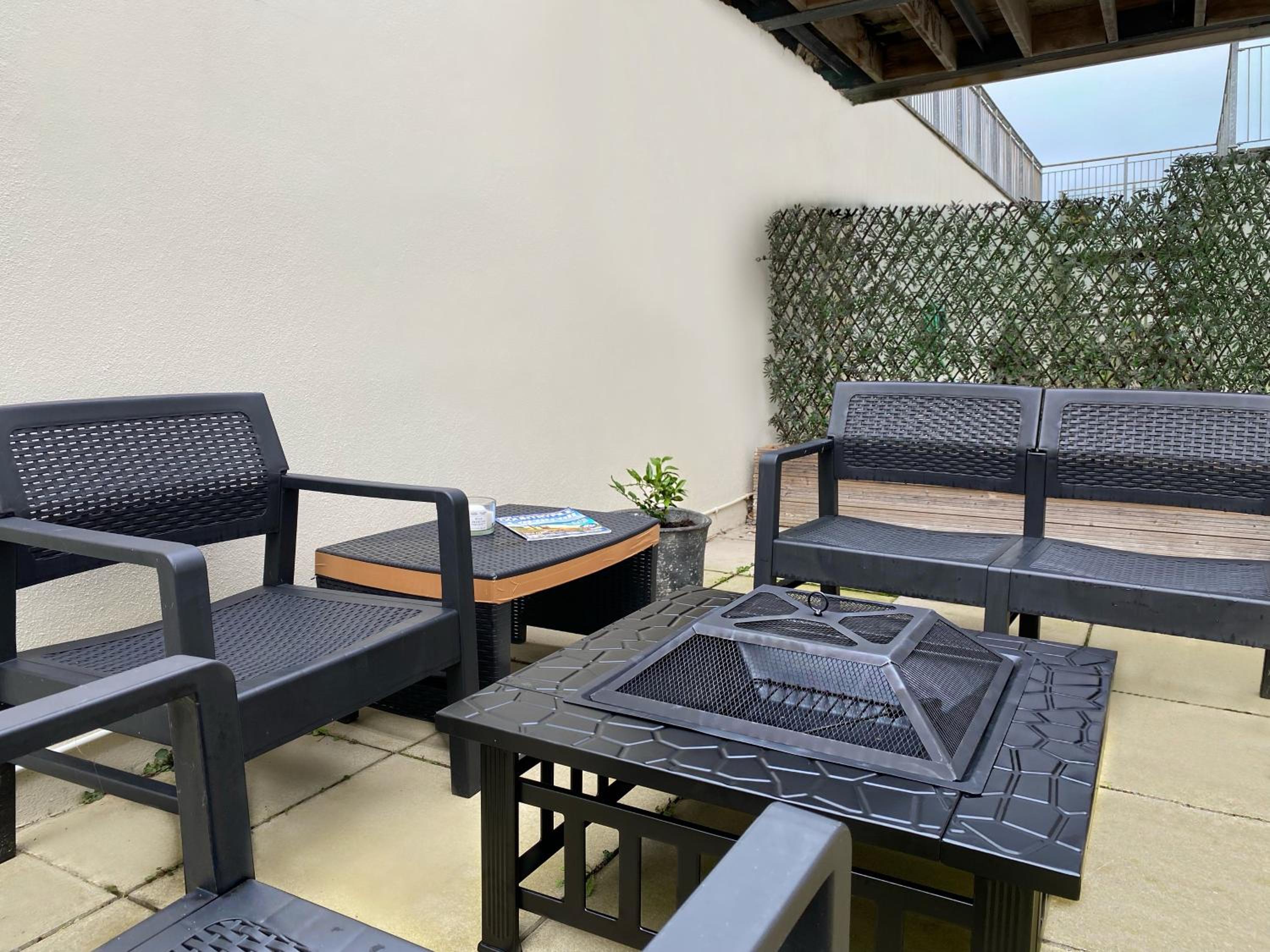 Three-Bedroom House photo 3