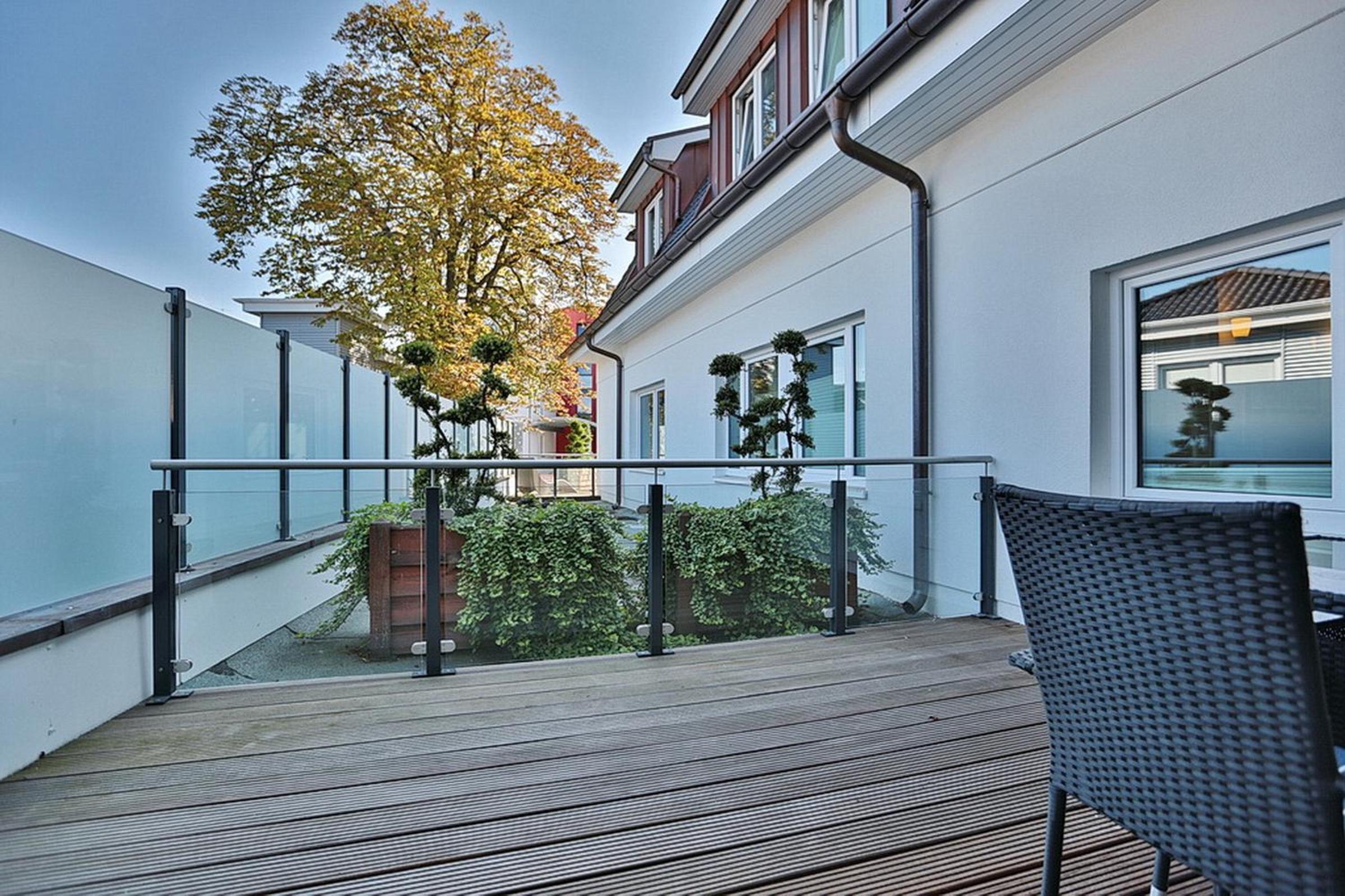 Apartment with Balcony photo 2