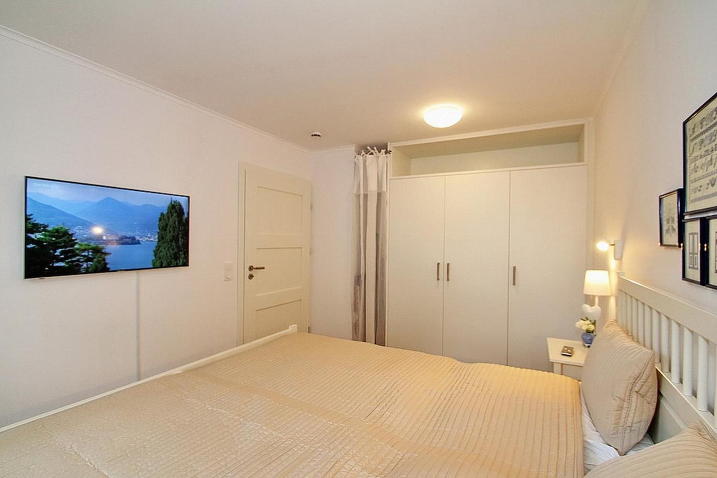 Apartment with Terrace photo 2