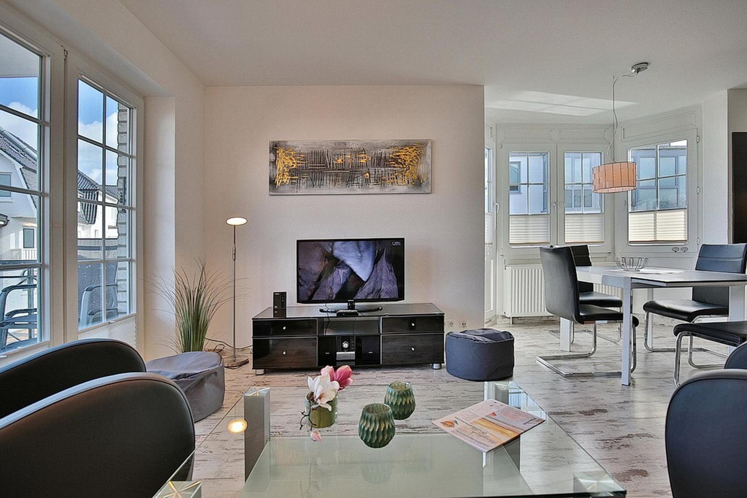 Apartment With Balcony photo 3