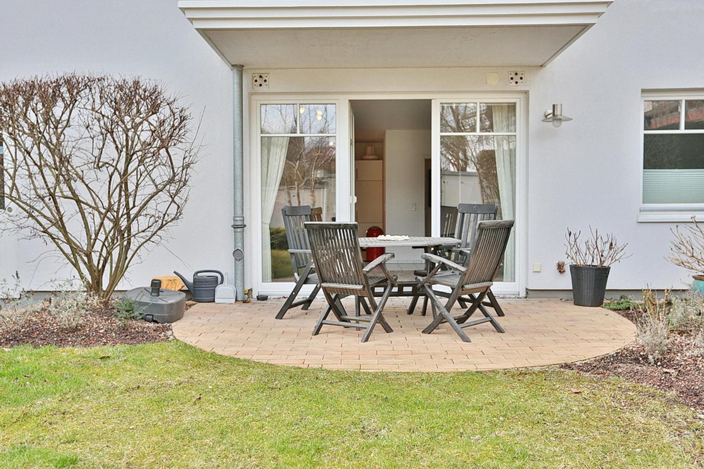 Apartment with Terrace photo 2