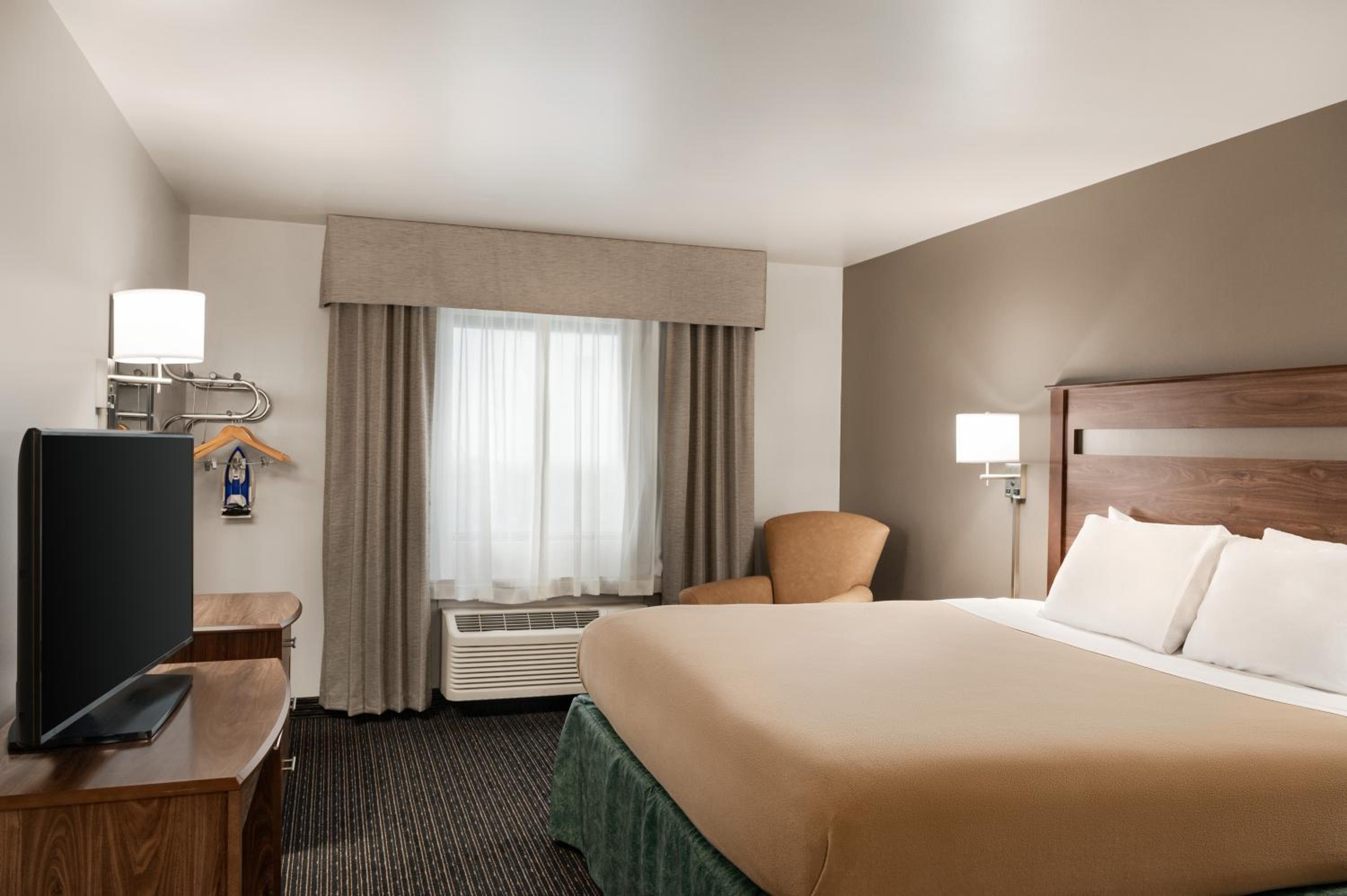 King Room - Mobility Access/Non-Smoking - Photo 4