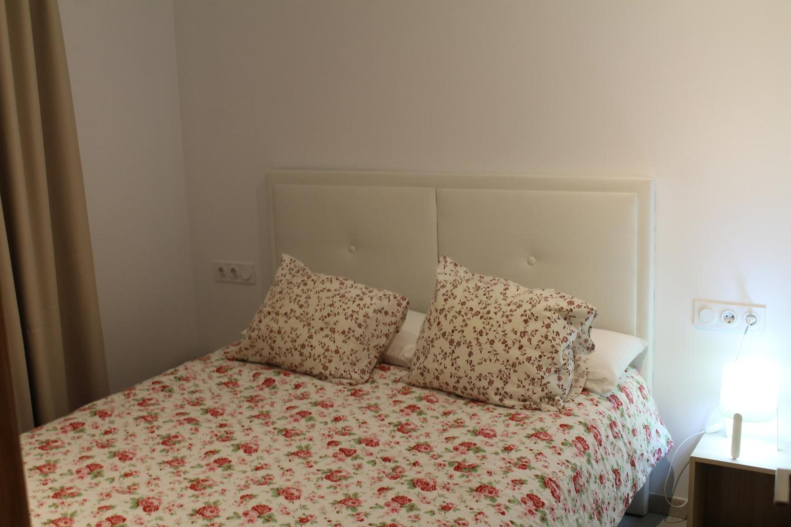 Apartment with Terrace - Photo 9