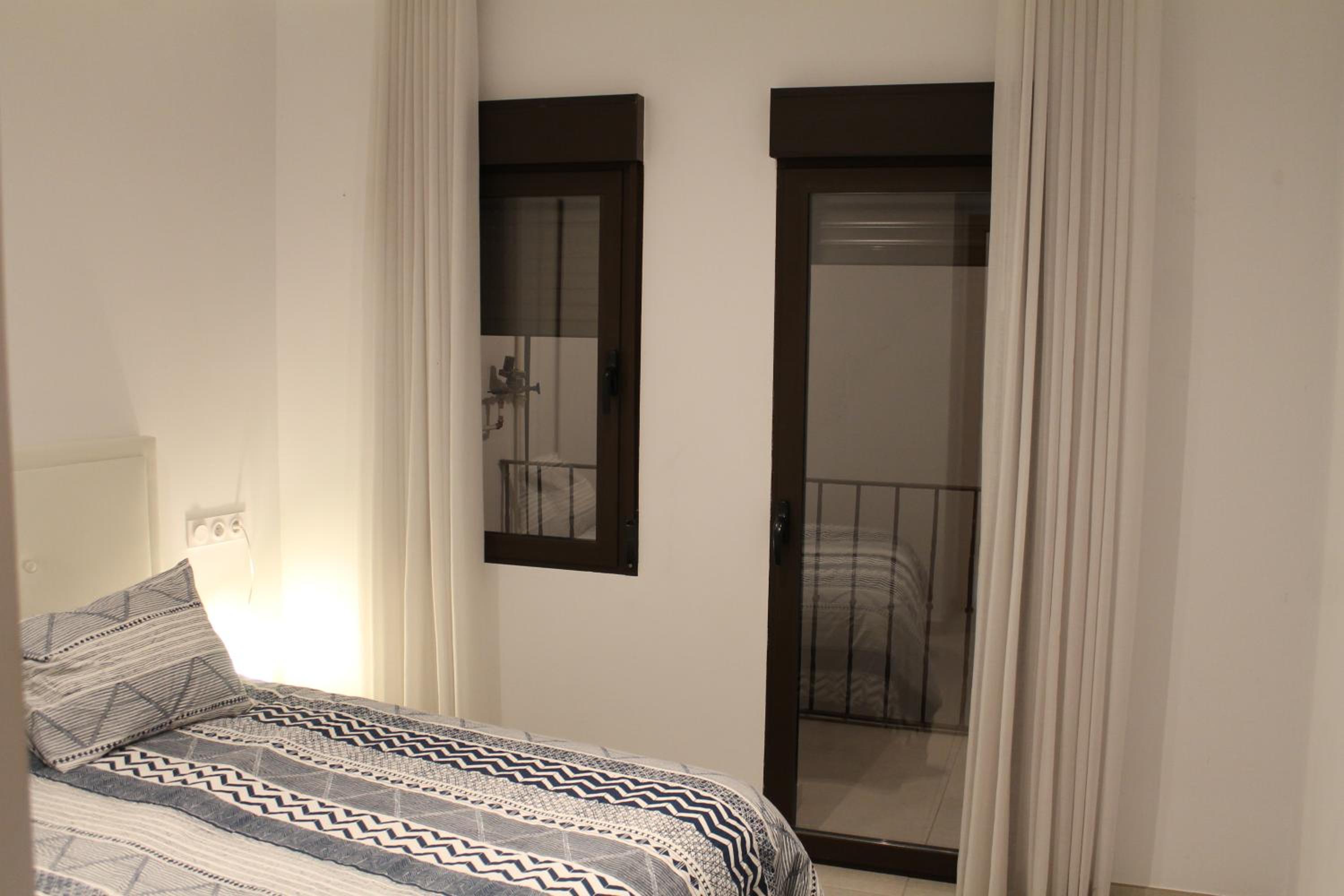 Apartment with Terrace - Photo 11
