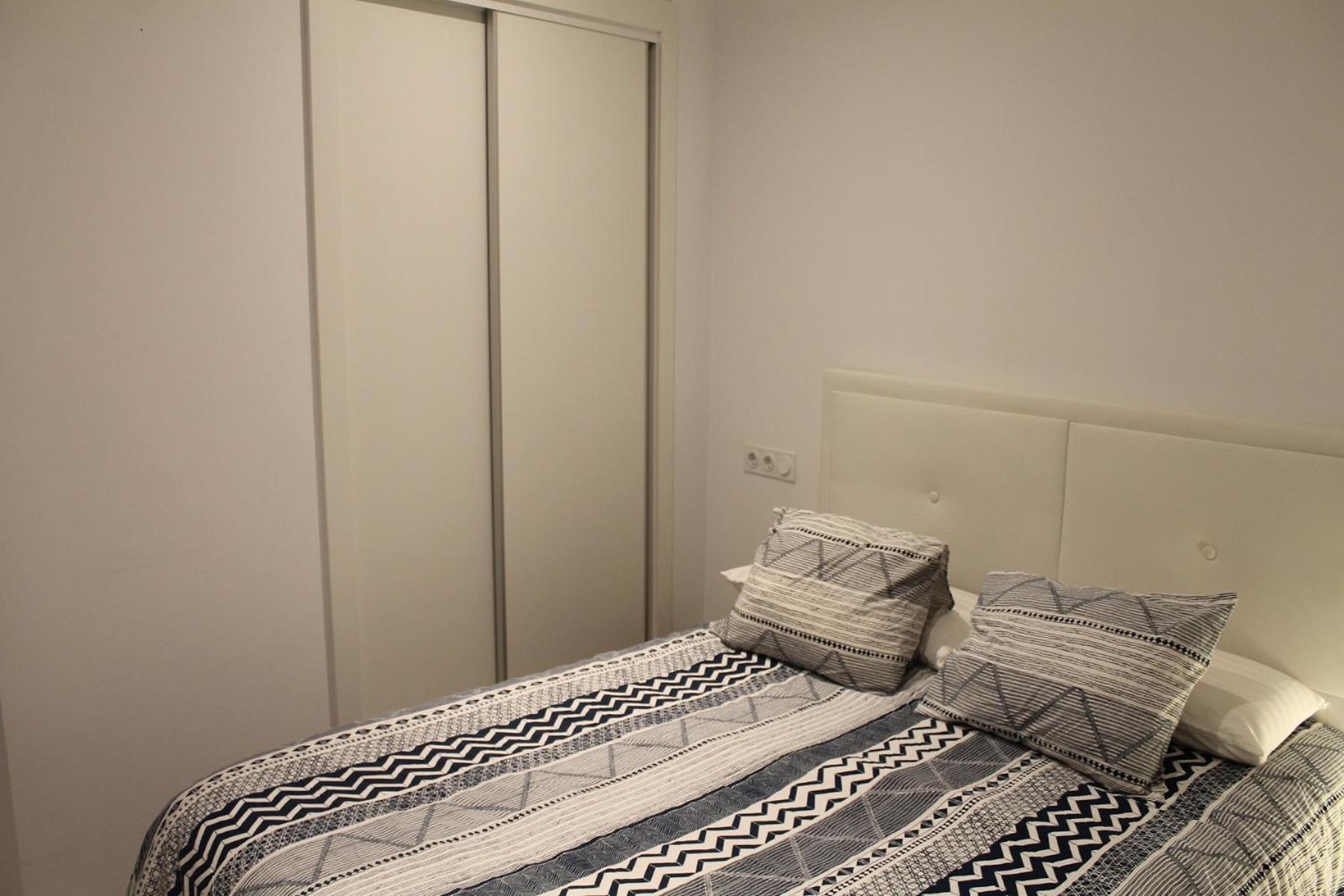 Apartment with Terrace - Photo 6
