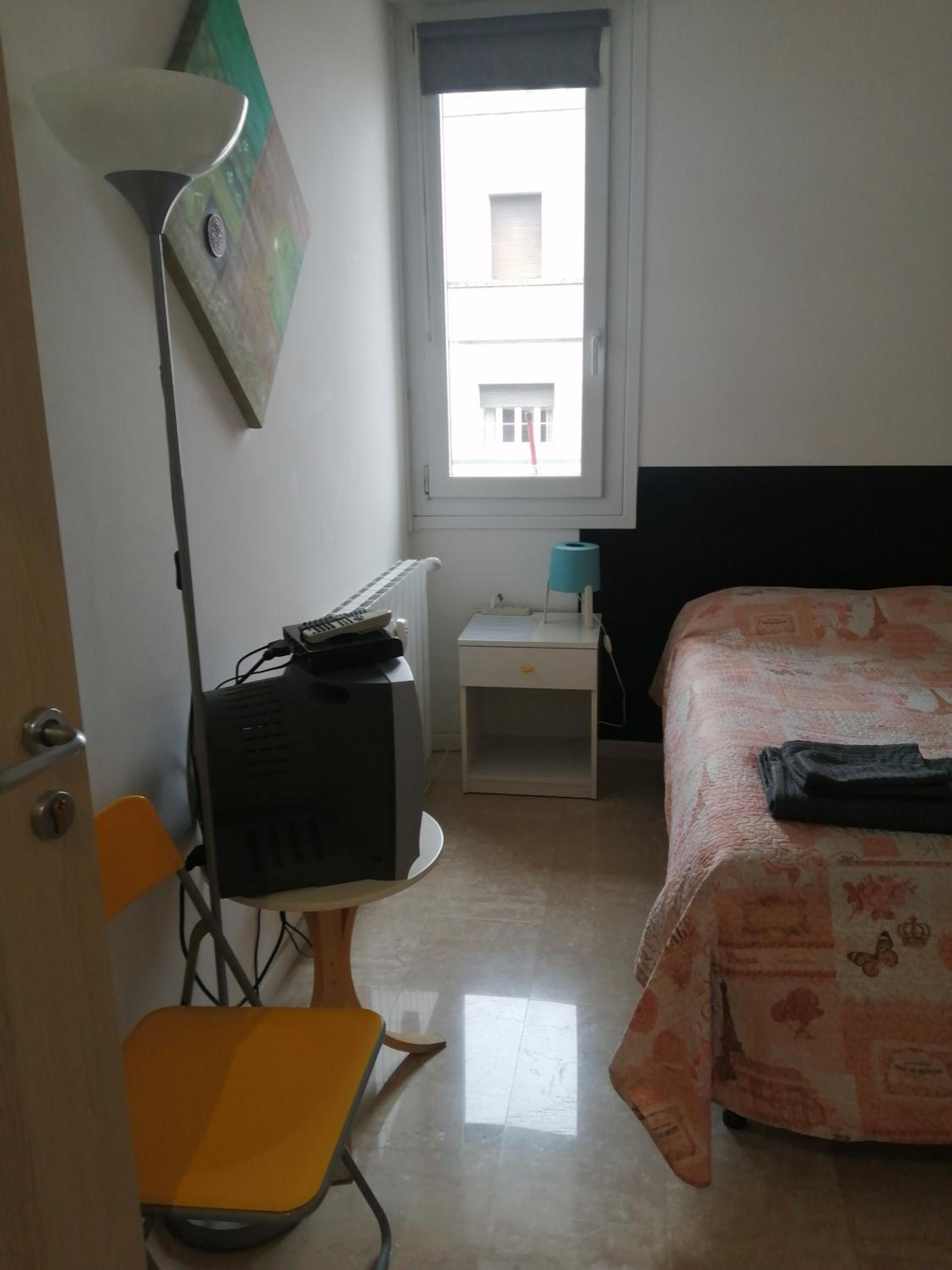 Single Room with Shared Bathroom