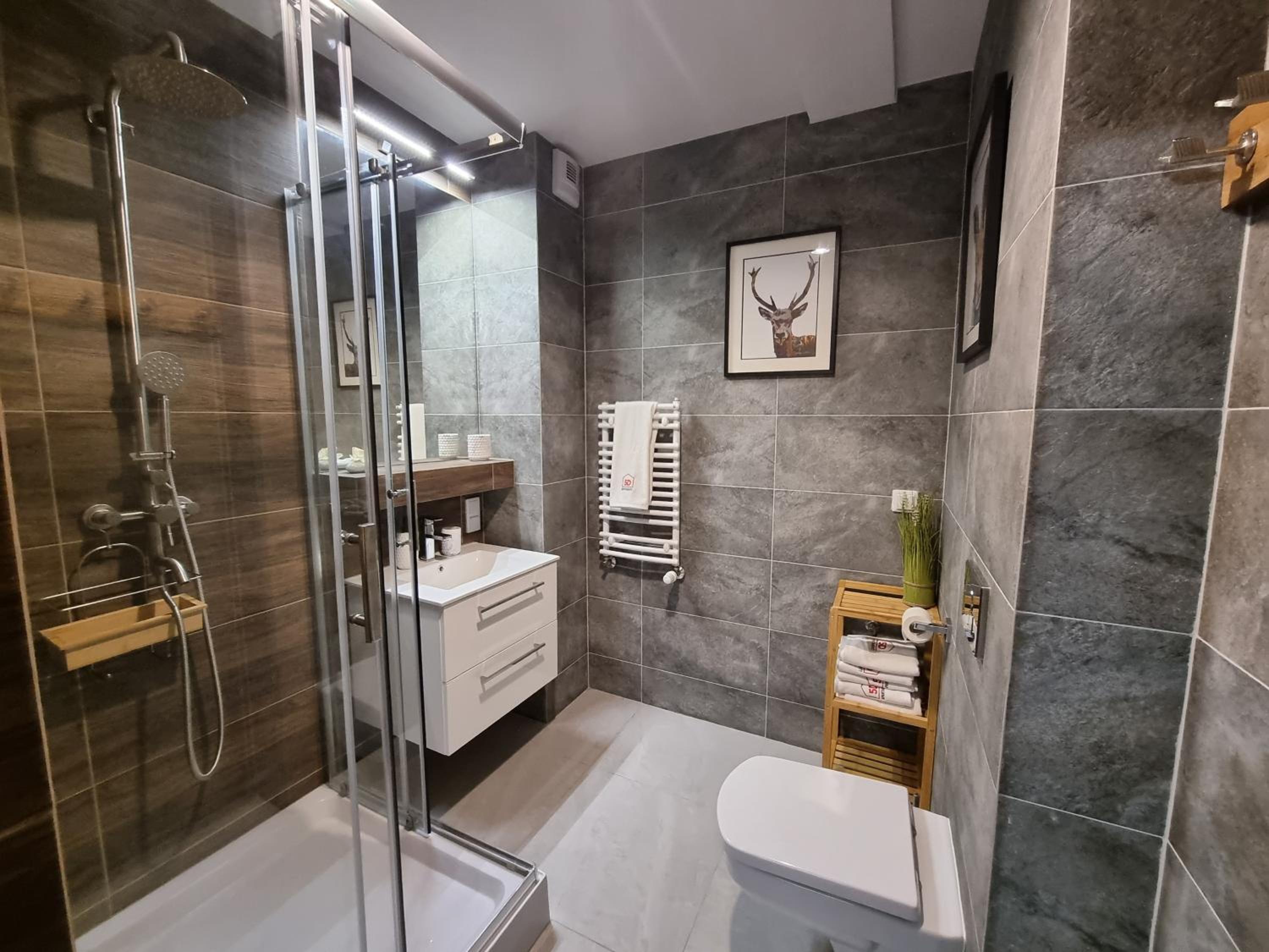 One-Bedroom Apartment - Photo 9