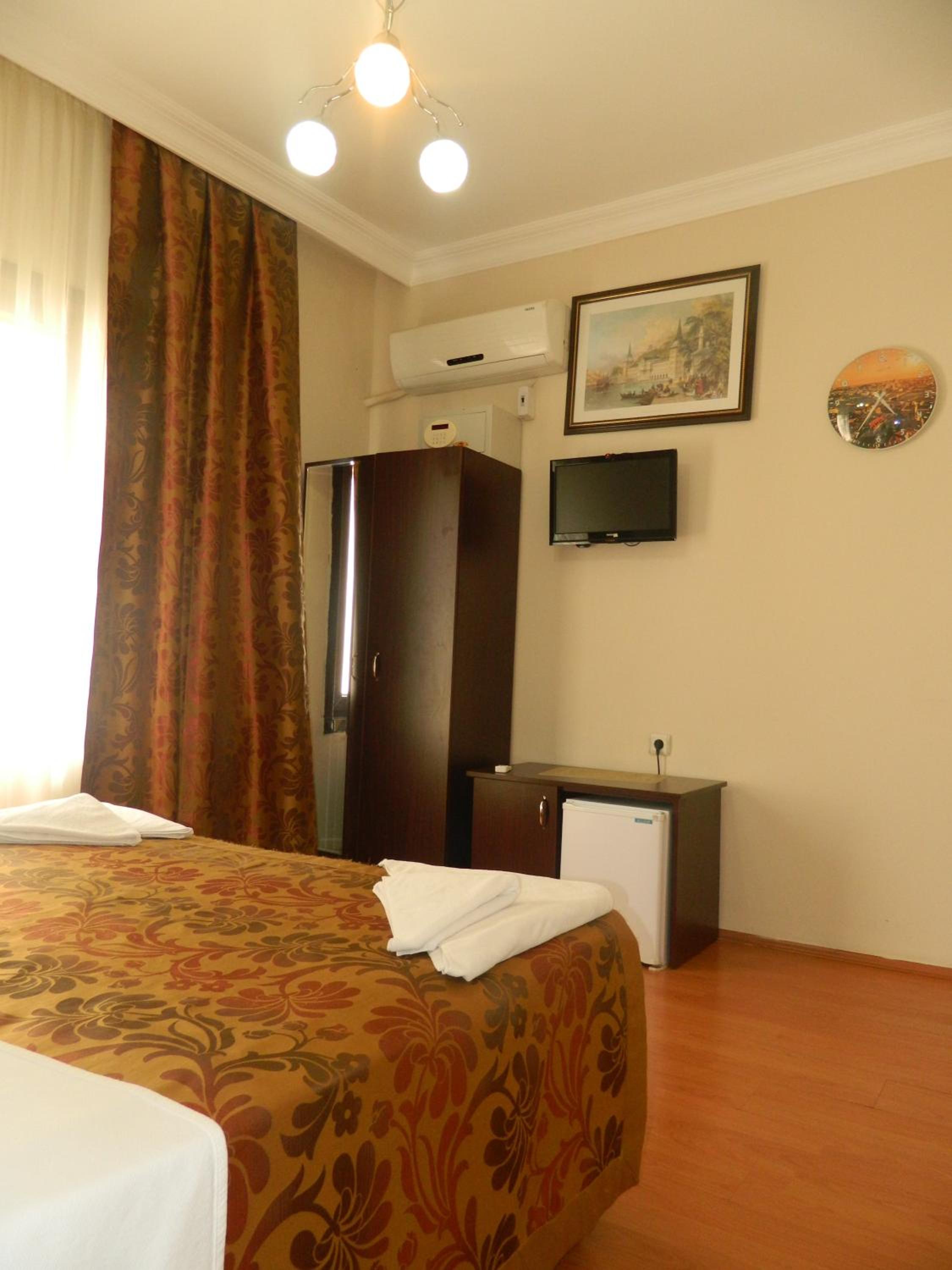 Deluxe Double or Twin Room photo 2