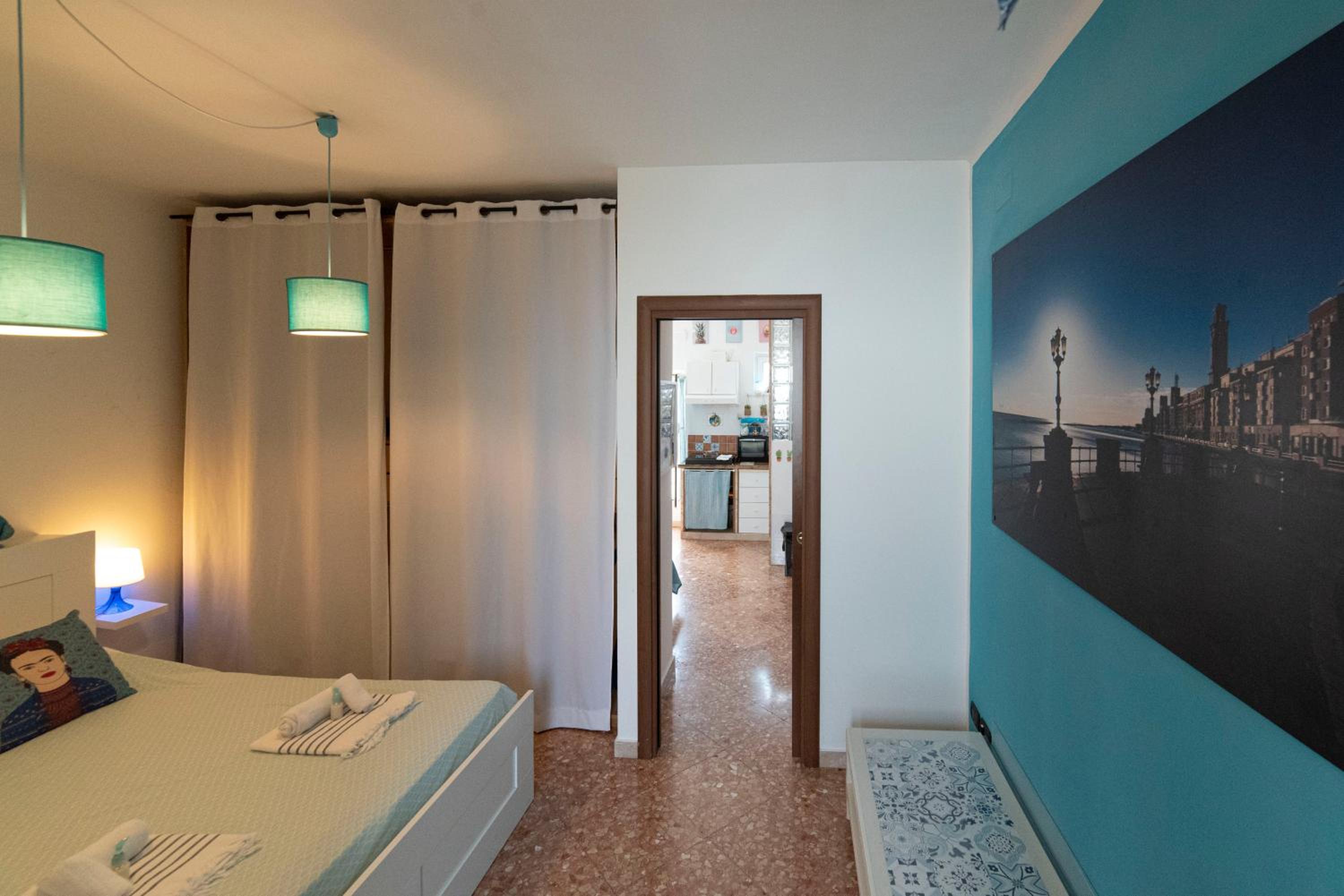 Apartment with Terrace - Photo 23