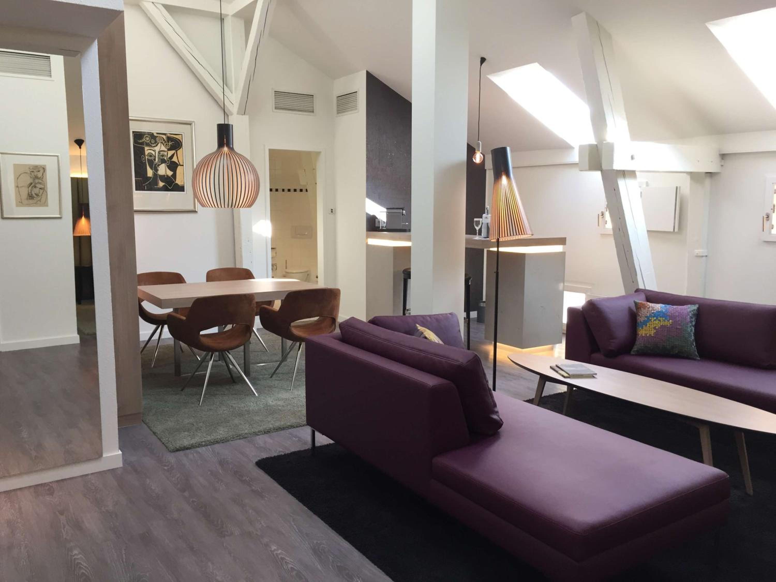Executive Suite - Photo 3